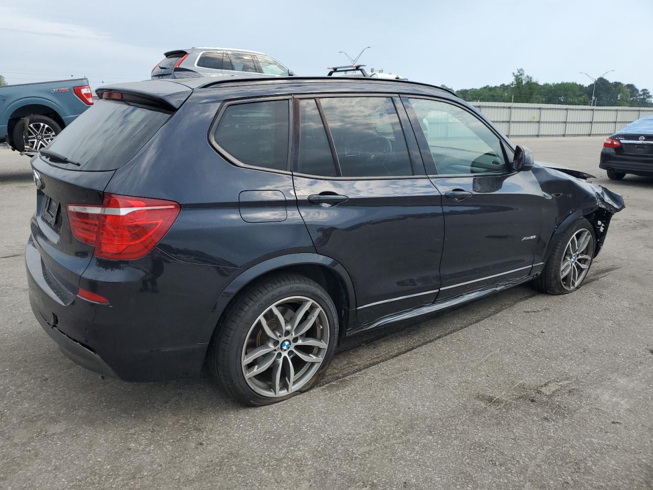 Photo 2 VIN: 5UXWX9C5XH0D97182 - BMW X3 