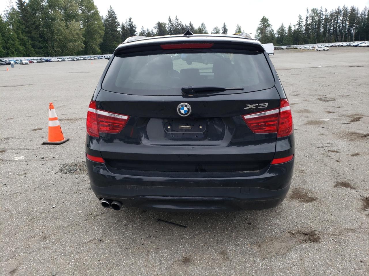 Photo 5 VIN: 5UXWZ7C3XH0X40180 - BMW X3 