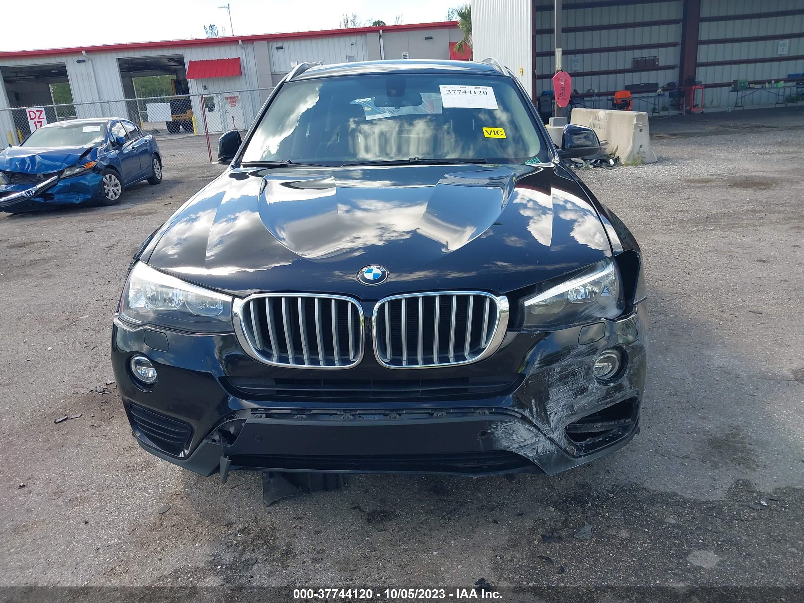 Photo 11 VIN: 5UXWZ7C3XH0X40924 - BMW X3 