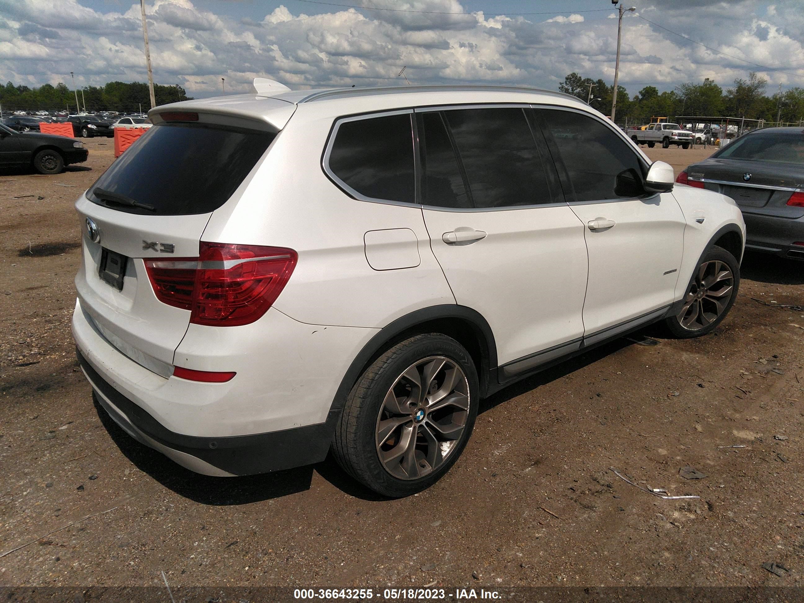 Photo 3 VIN: 5UXWZ7C57F0F75898 - BMW X3 