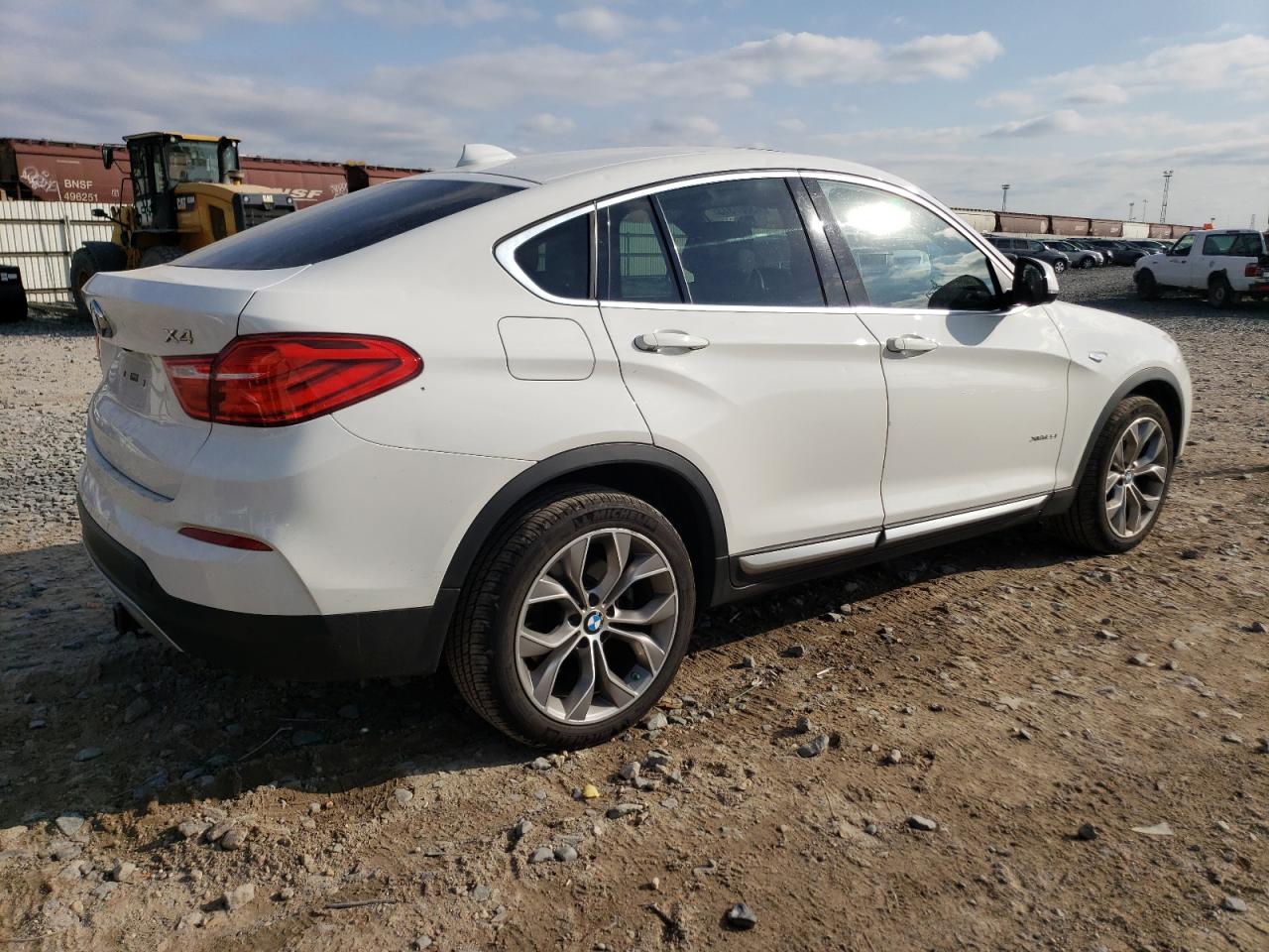 Photo 2 VIN: 5UXXW3C50J0T80625 - BMW X4 