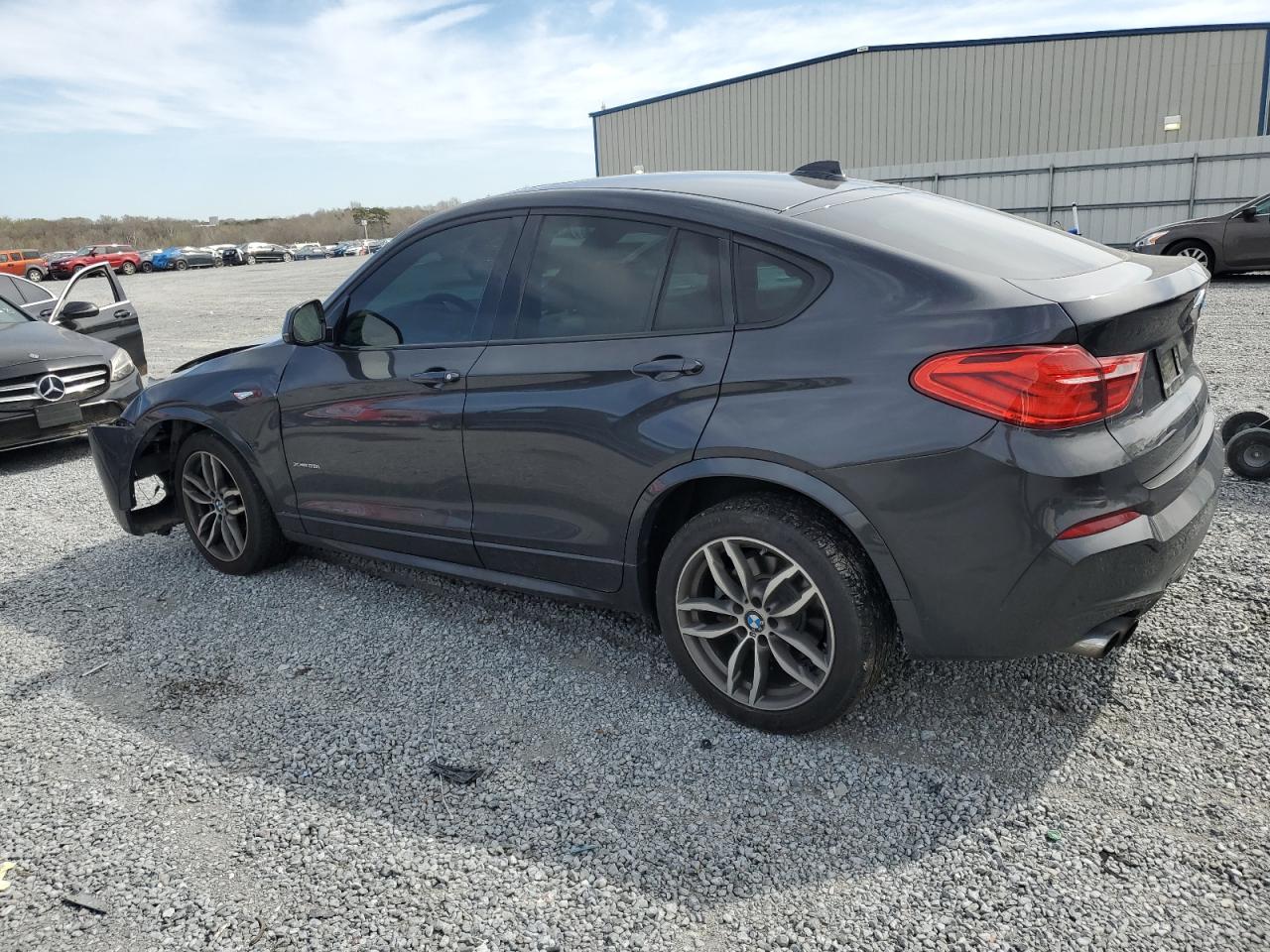 Photo 1 VIN: 5UXXW3C53F0M89068 - BMW X4 