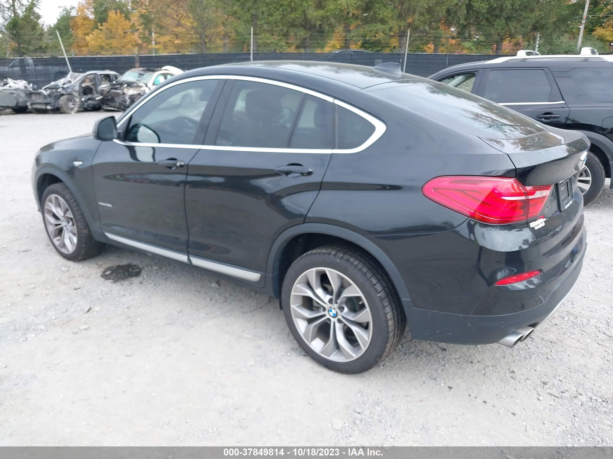 Photo 2 VIN: 5UXXW3C53J0T82336 - BMW X4 