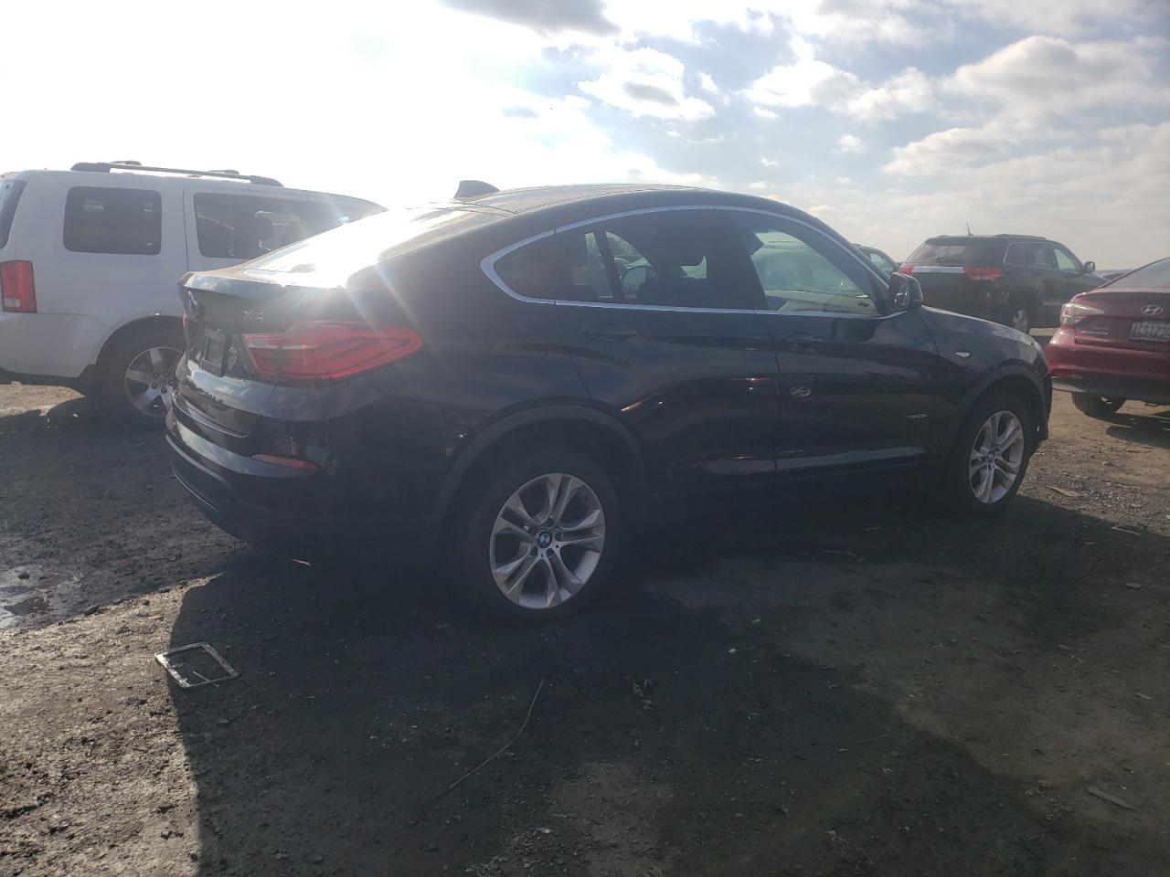 Photo 2 VIN: 5UXXW3C55F0F88946 - BMW X4 