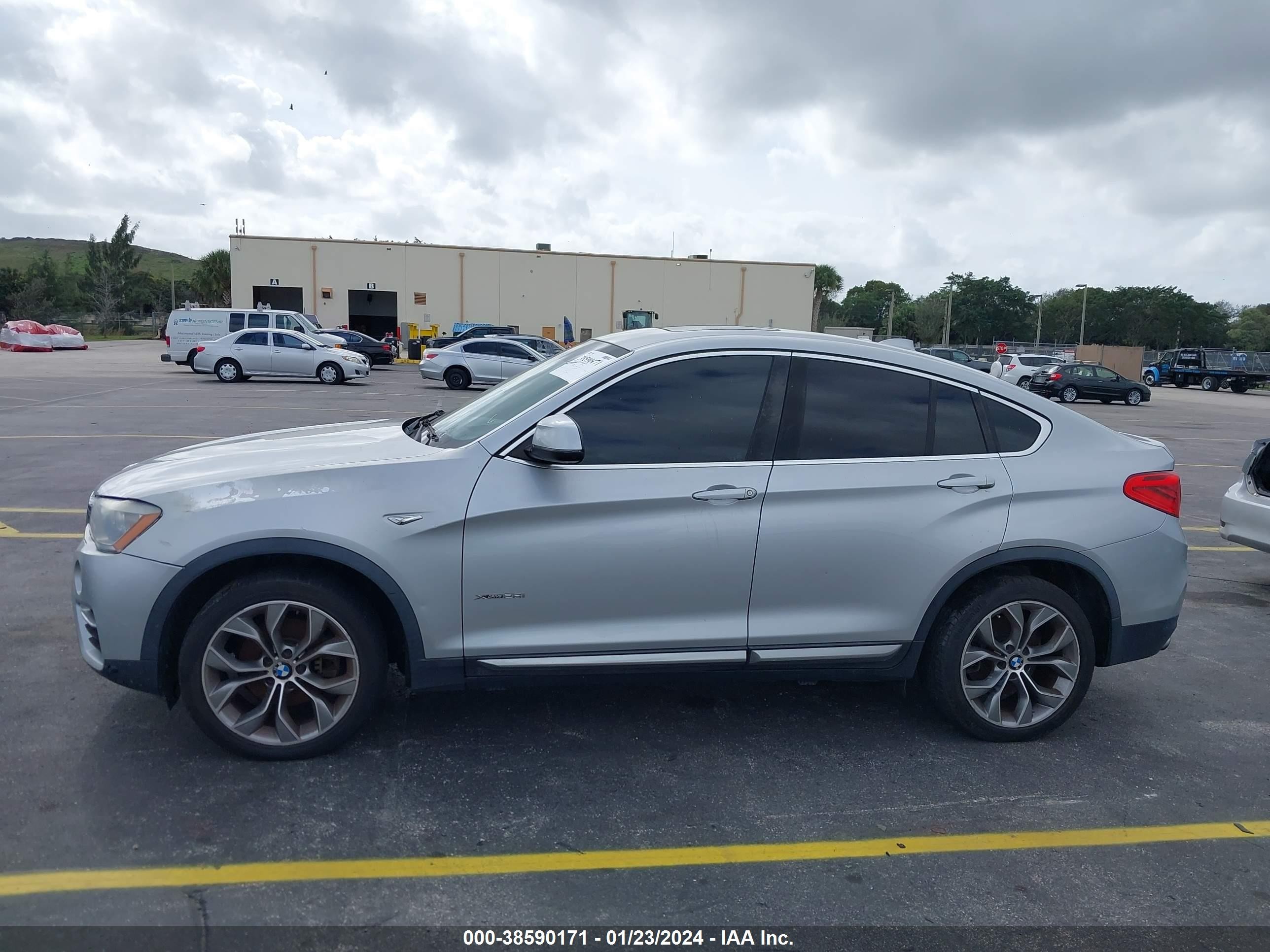 Photo 13 VIN: 5UXXW3C57G0R22408 - BMW X4 