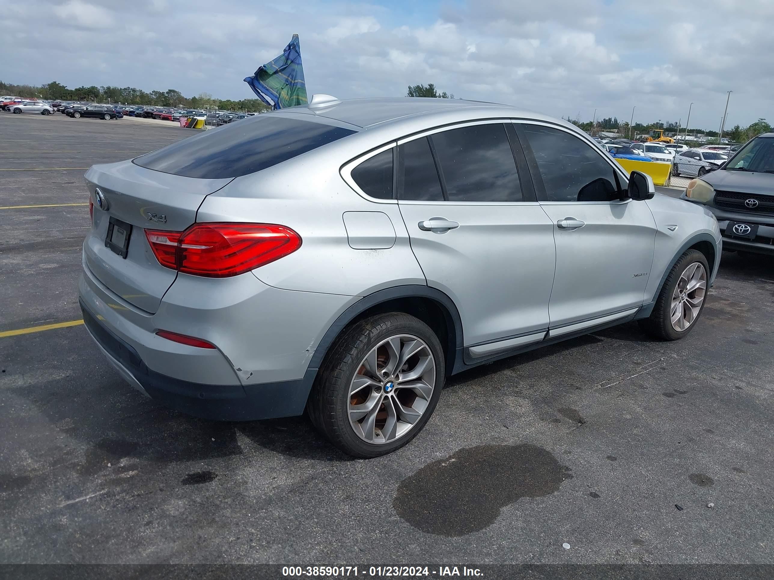 Photo 3 VIN: 5UXXW3C57G0R22408 - BMW X4 