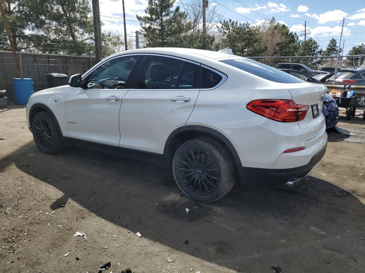 Photo 1 VIN: 5UXXW3C58F0M88627 - BMW X4 