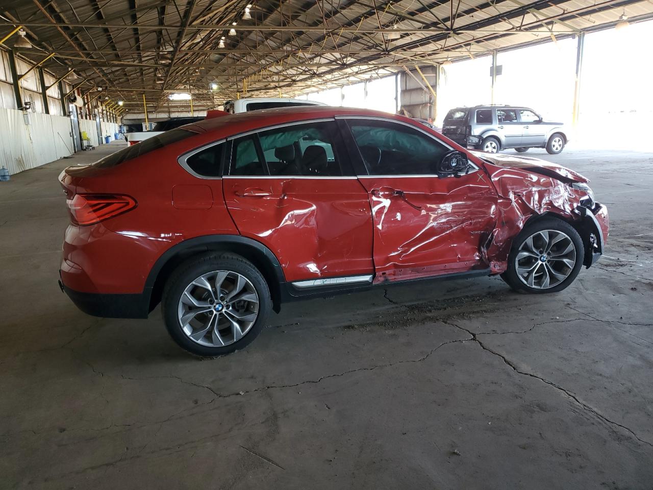 Photo 2 VIN: 5UXXW3C59J0T82874 - BMW X4 