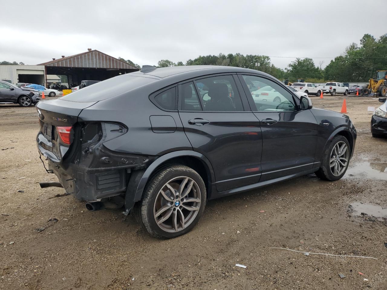 Photo 2 VIN: 5UXXW7C56J0W65059 - BMW X4 