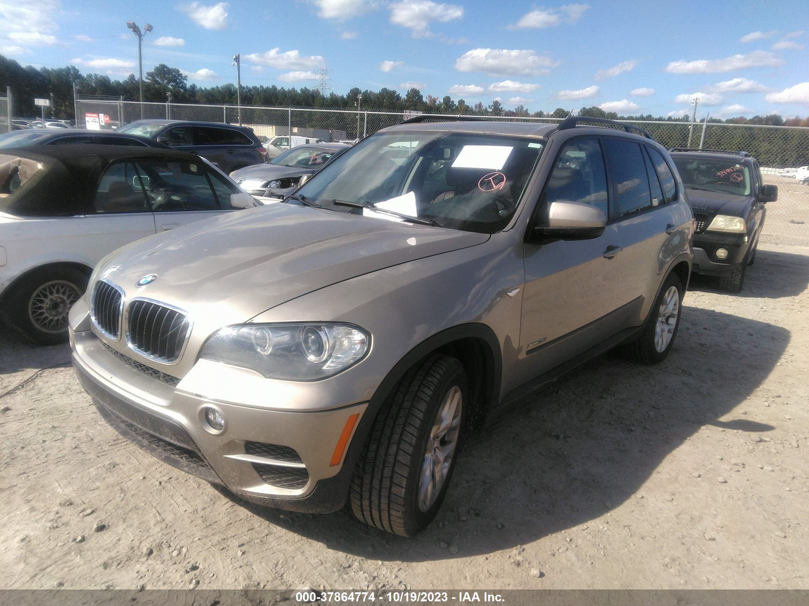 Photo 1 VIN: 5UXZV4C53BL738303 - BMW X5 