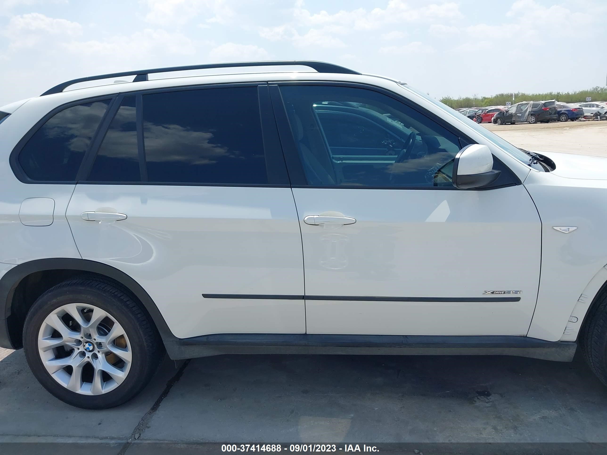 Photo 13 VIN: 5UXZV4C55CL750423 - BMW X5 