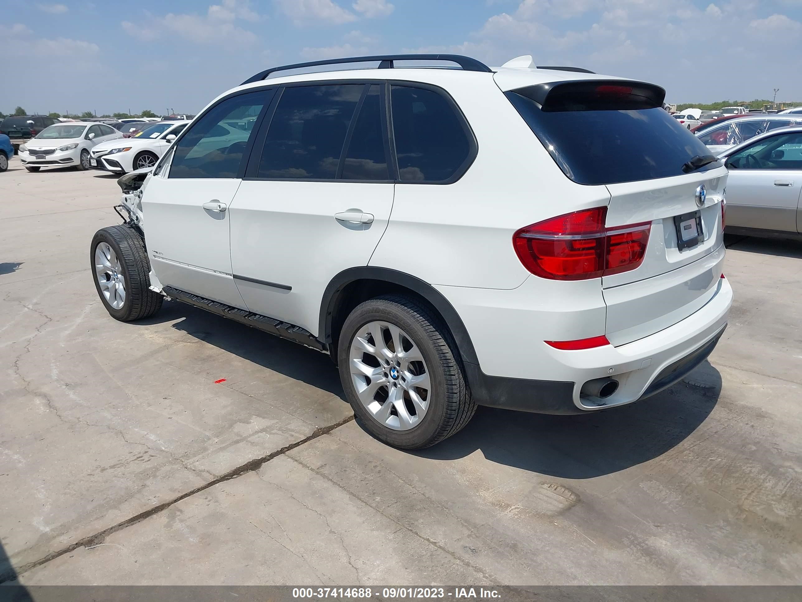 Photo 2 VIN: 5UXZV4C55CL750423 - BMW X5 