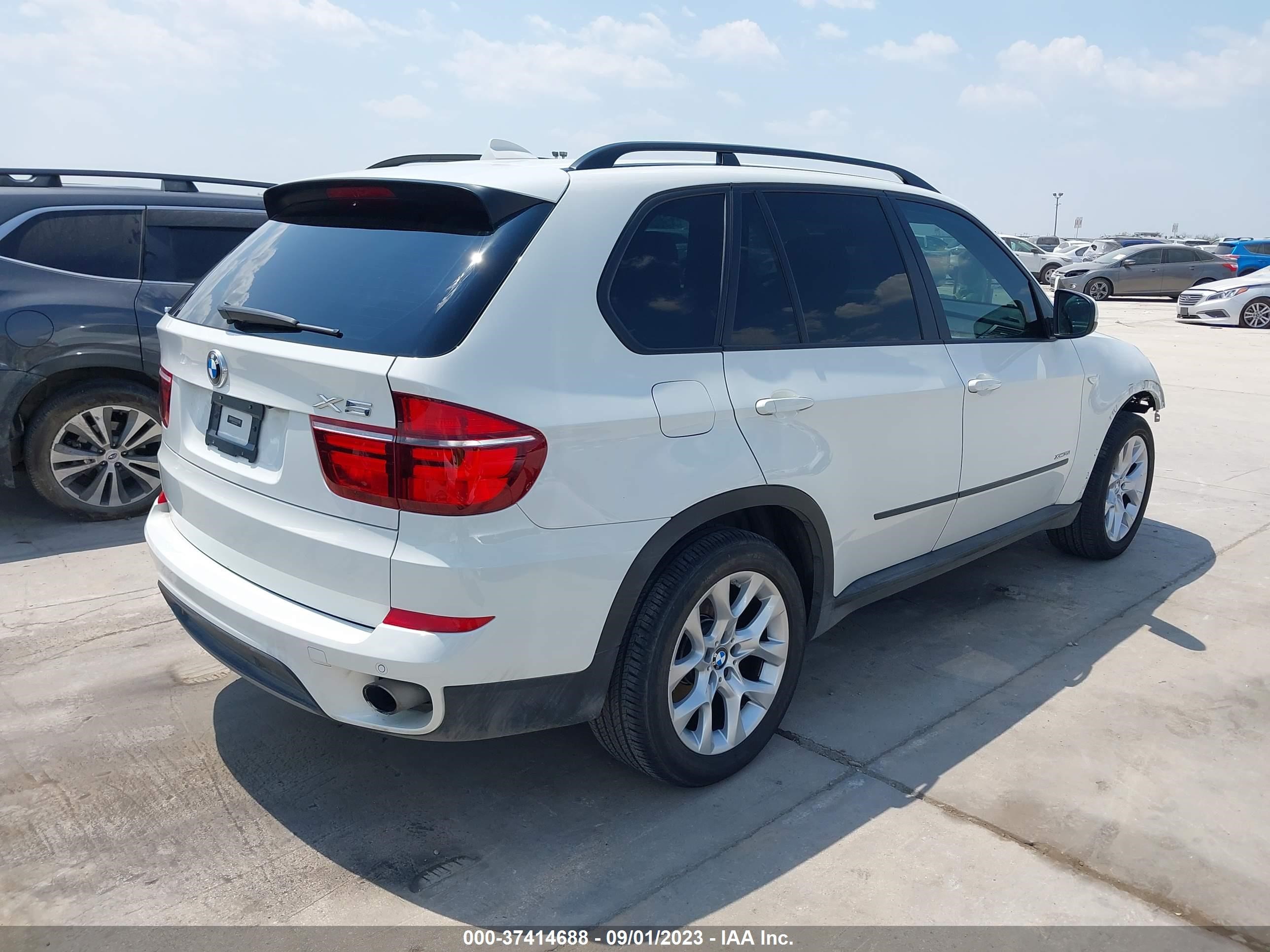 Photo 3 VIN: 5UXZV4C55CL750423 - BMW X5 