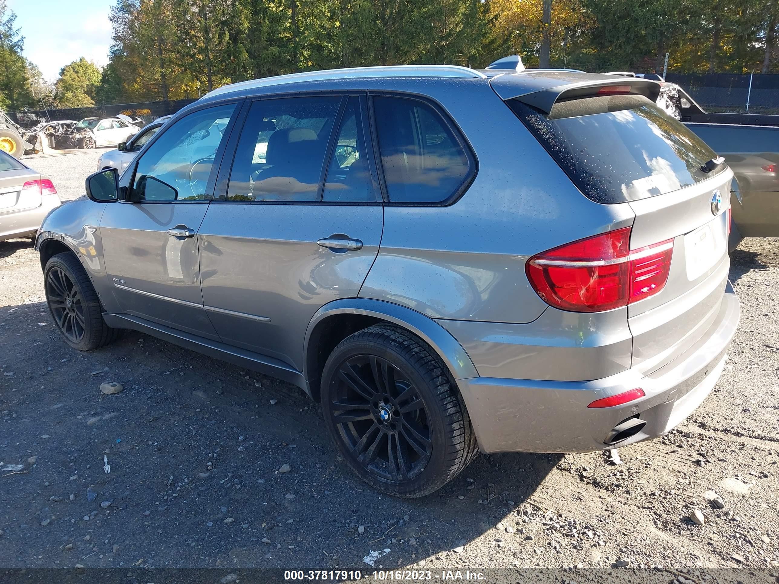 Photo 2 VIN: 5UXZV4C57CL747832 - BMW X5 