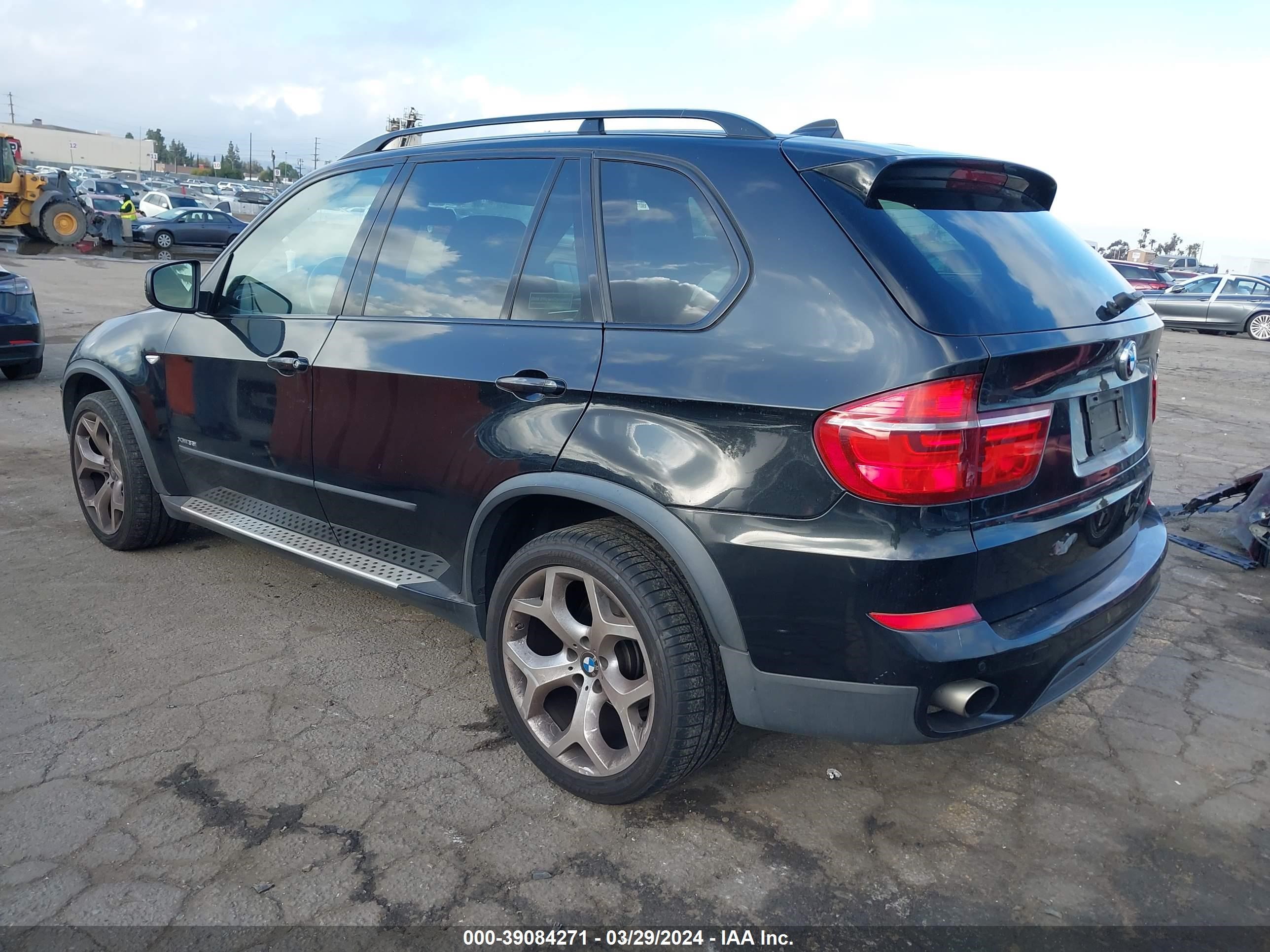 Photo 2 VIN: 5UXZV4C59CL758248 - BMW X5 