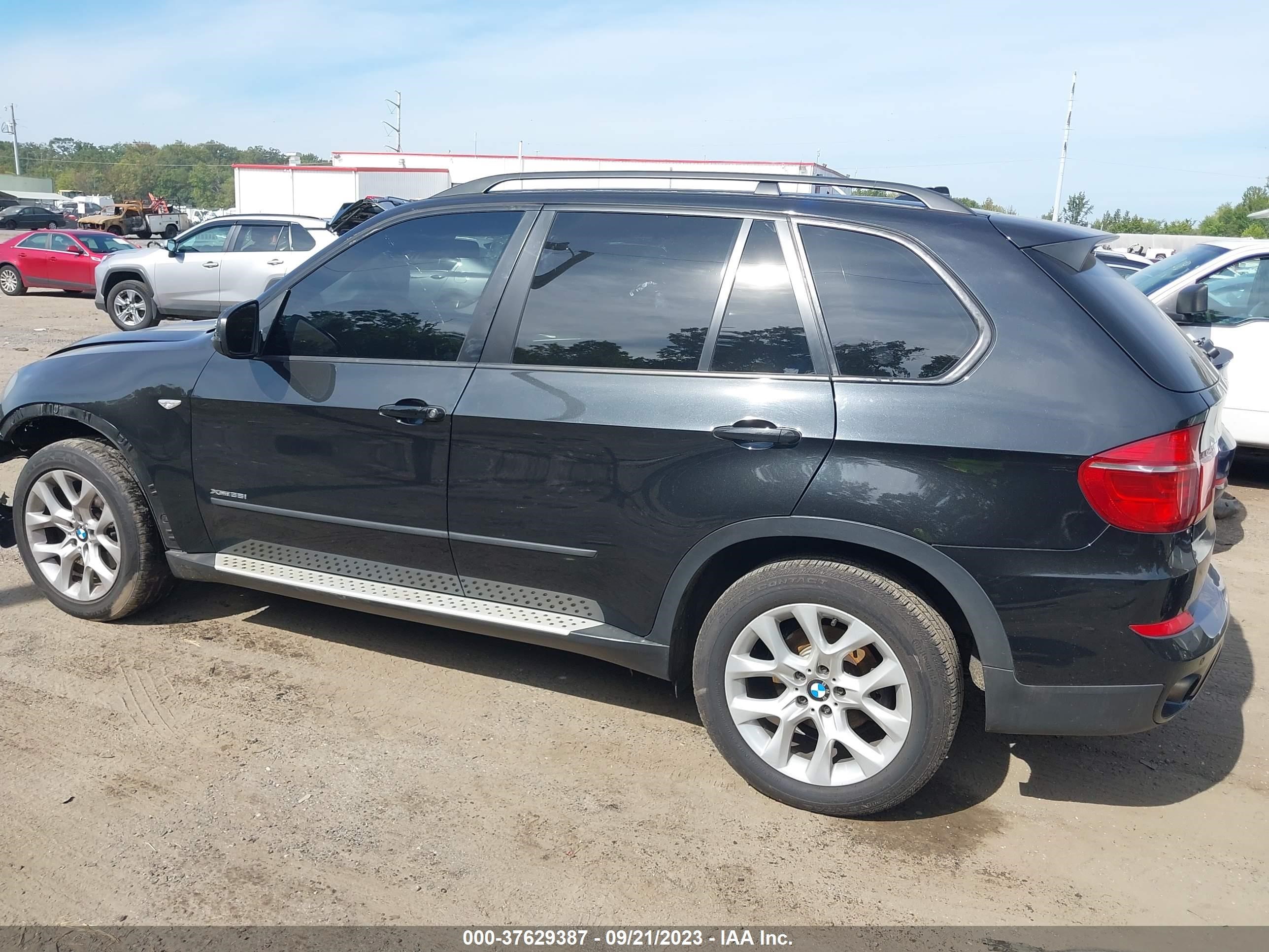 Photo 13 VIN: 5UXZV4C5XBL415446 - BMW X5 