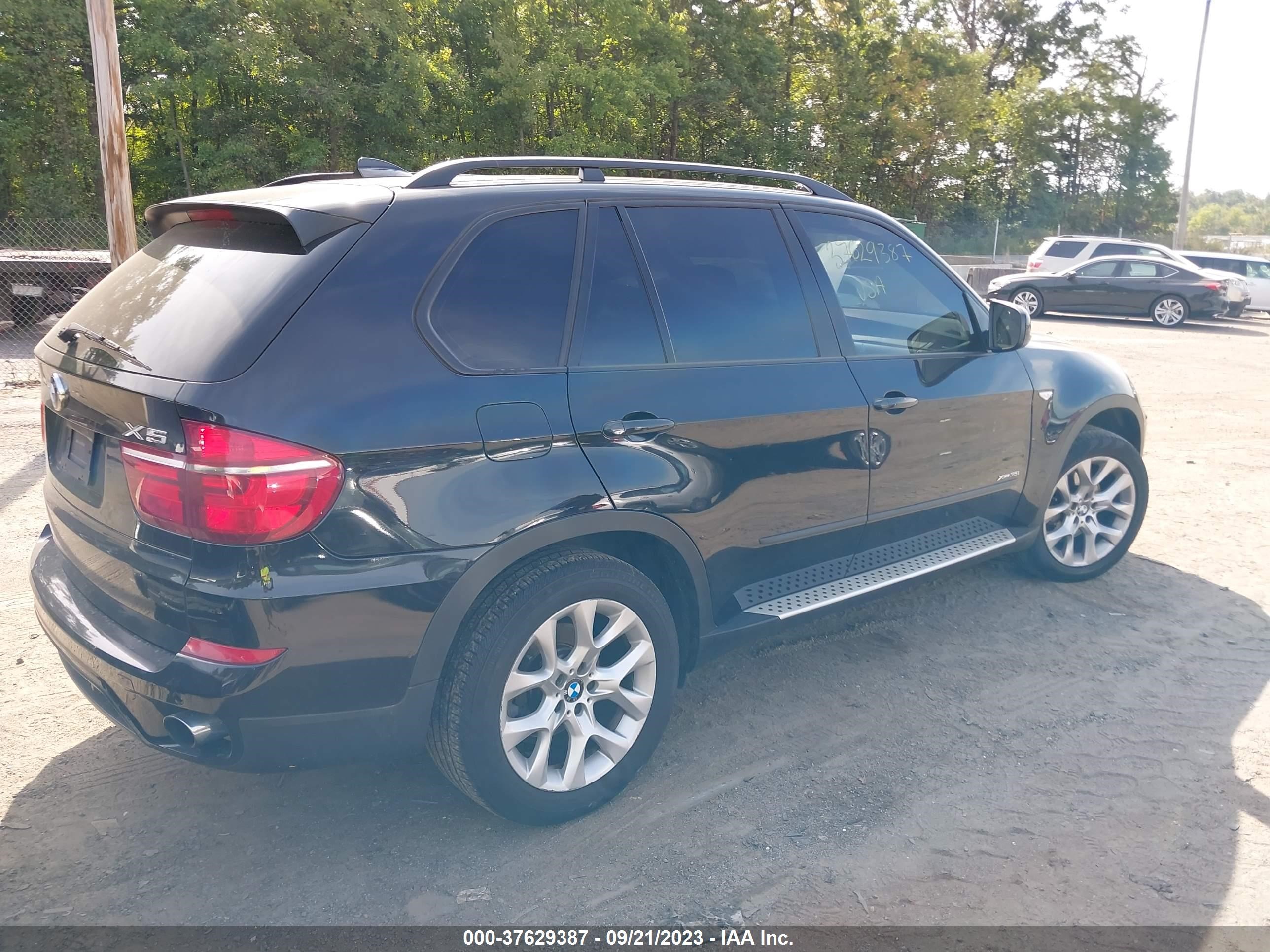 Photo 3 VIN: 5UXZV4C5XBL415446 - BMW X5 