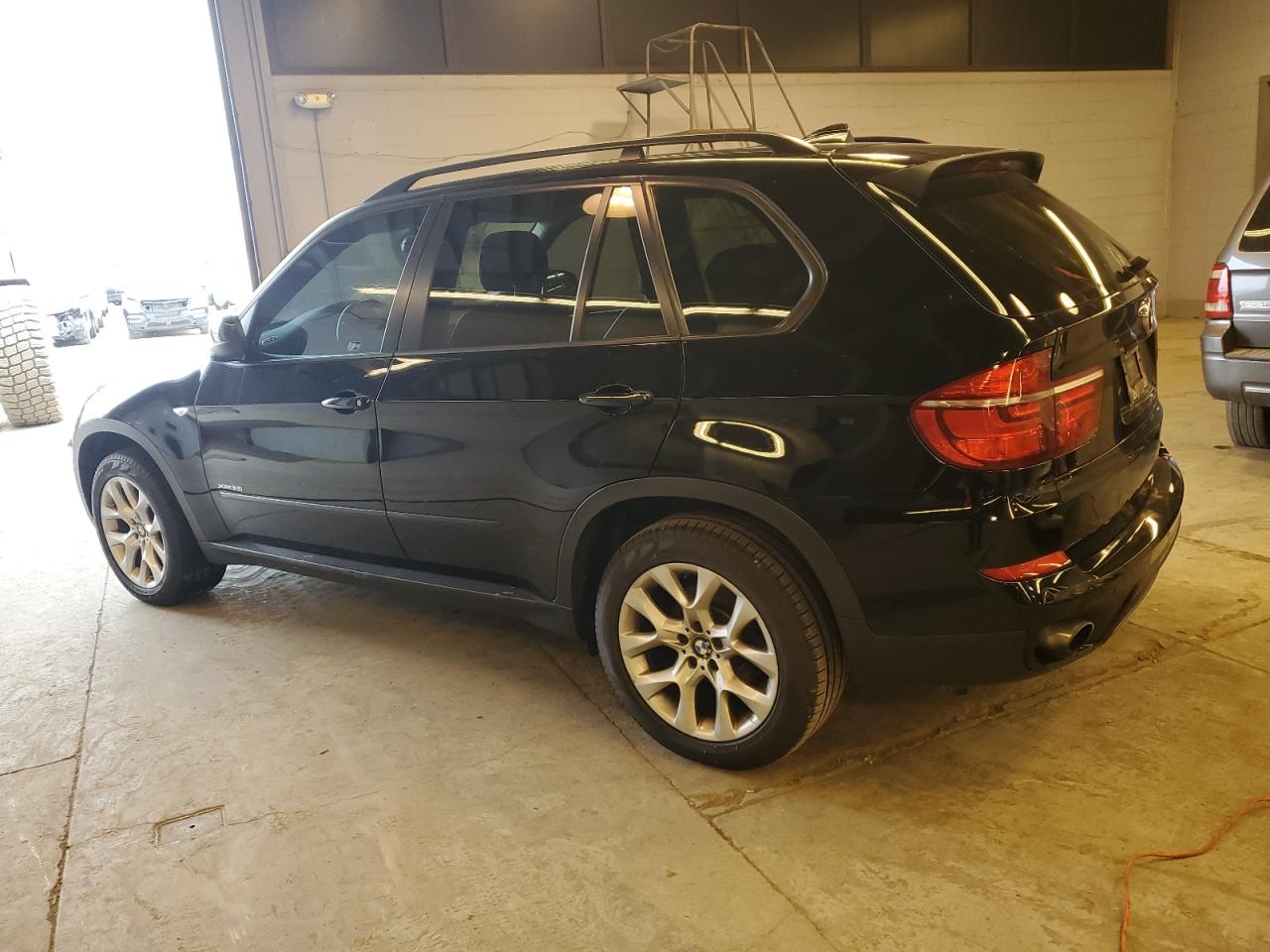 Photo 1 VIN: 5UXZV4C5XBL739707 - BMW X5 