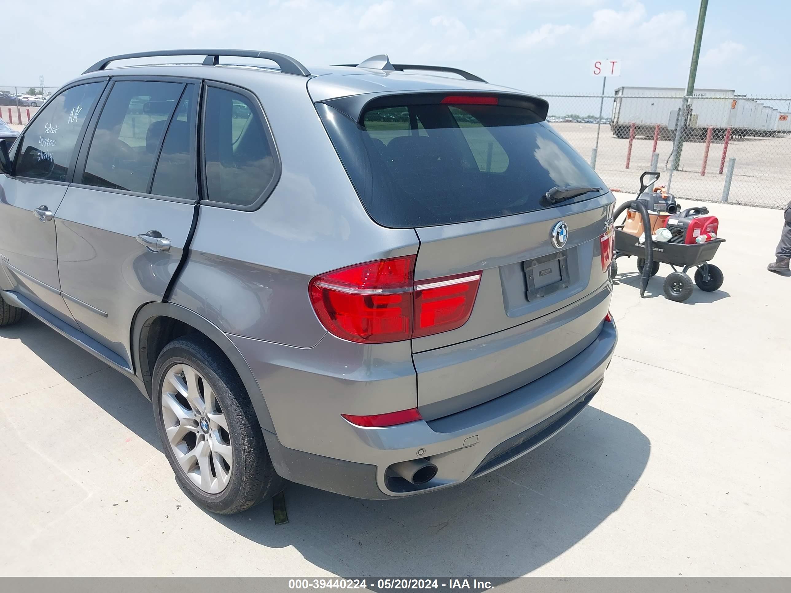 Photo 13 VIN: 5UXZV4C5XCL751101 - BMW X5 