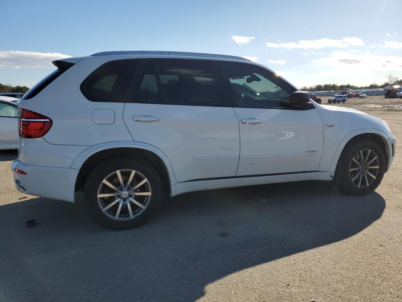 Photo 2 VIN: 5UXZV4C5XD0G53403 - BMW X5 