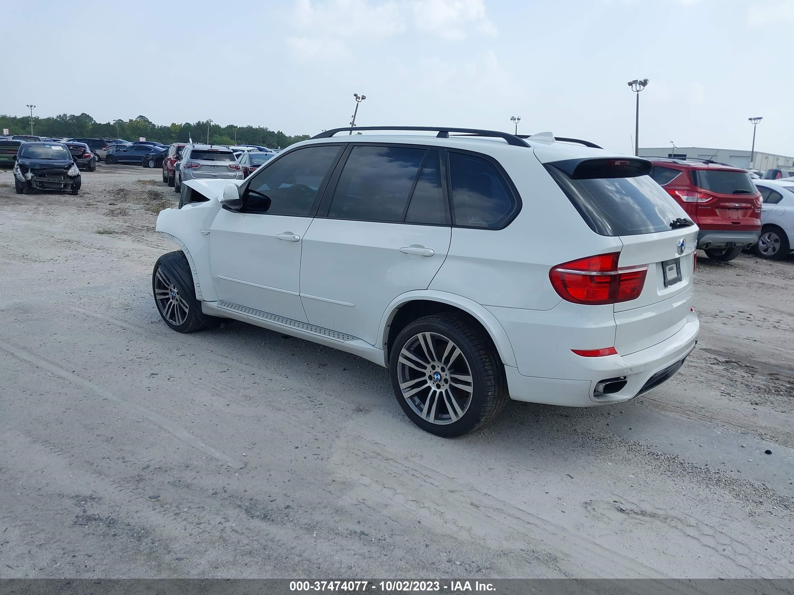 Photo 2 VIN: 5UXZV8C52BL417165 - BMW X5 