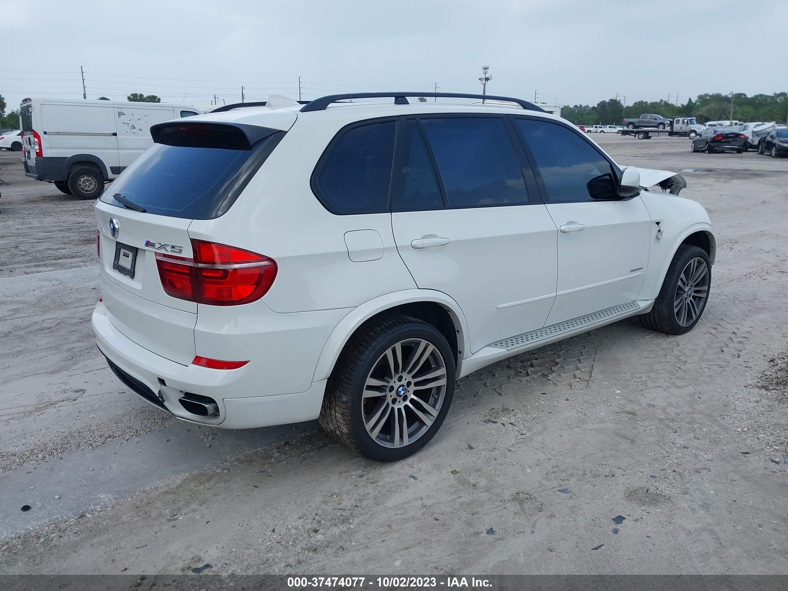 Photo 3 VIN: 5UXZV8C52BL417165 - BMW X5 