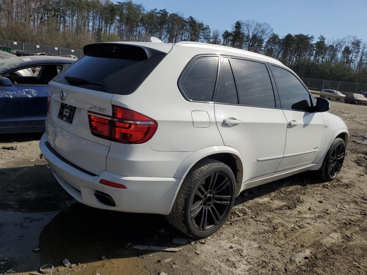 Photo 2 VIN: 5UXZV8C56BL418464 - BMW X5 