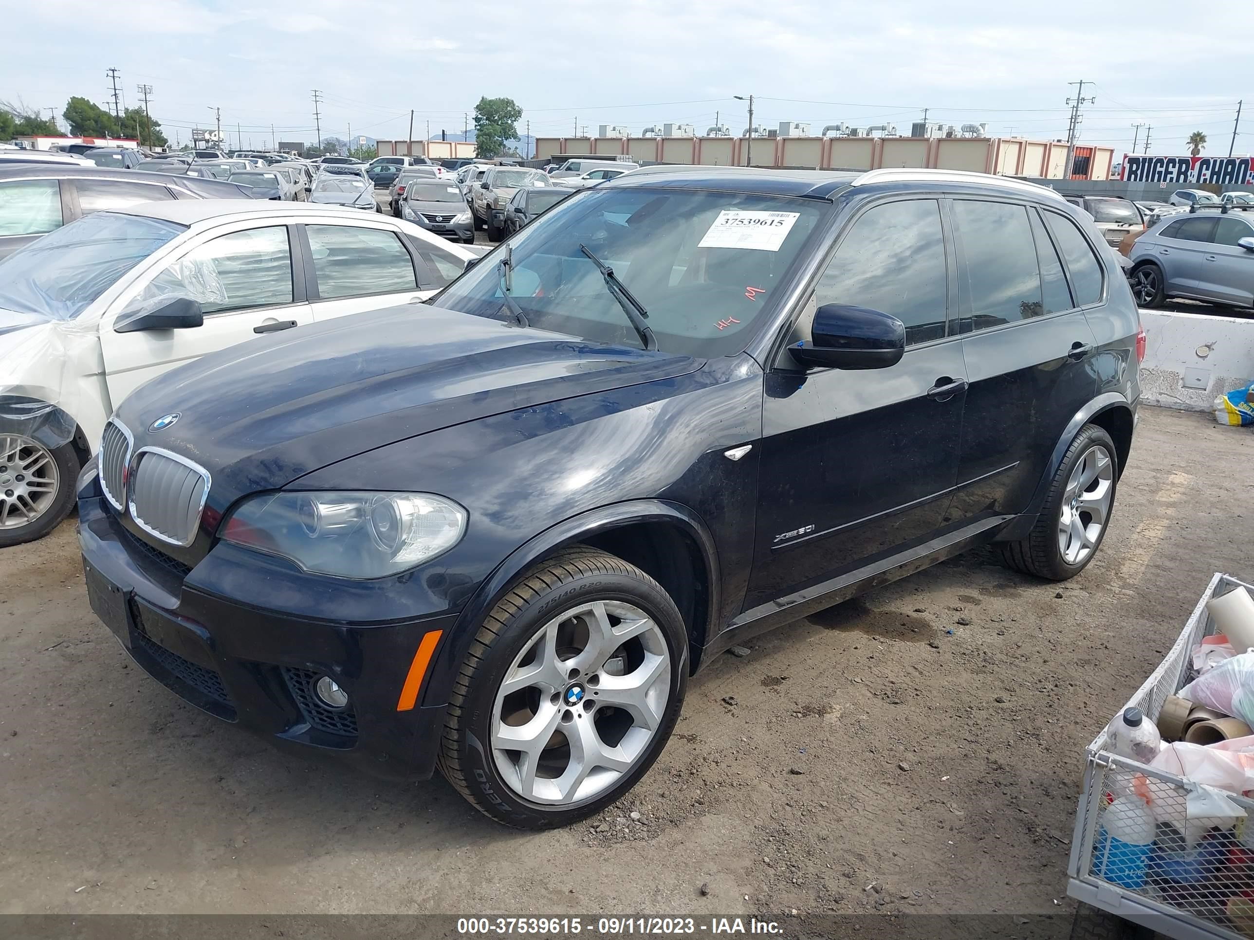 Photo 1 VIN: 5UXZV8C59BL417731 - BMW X5 