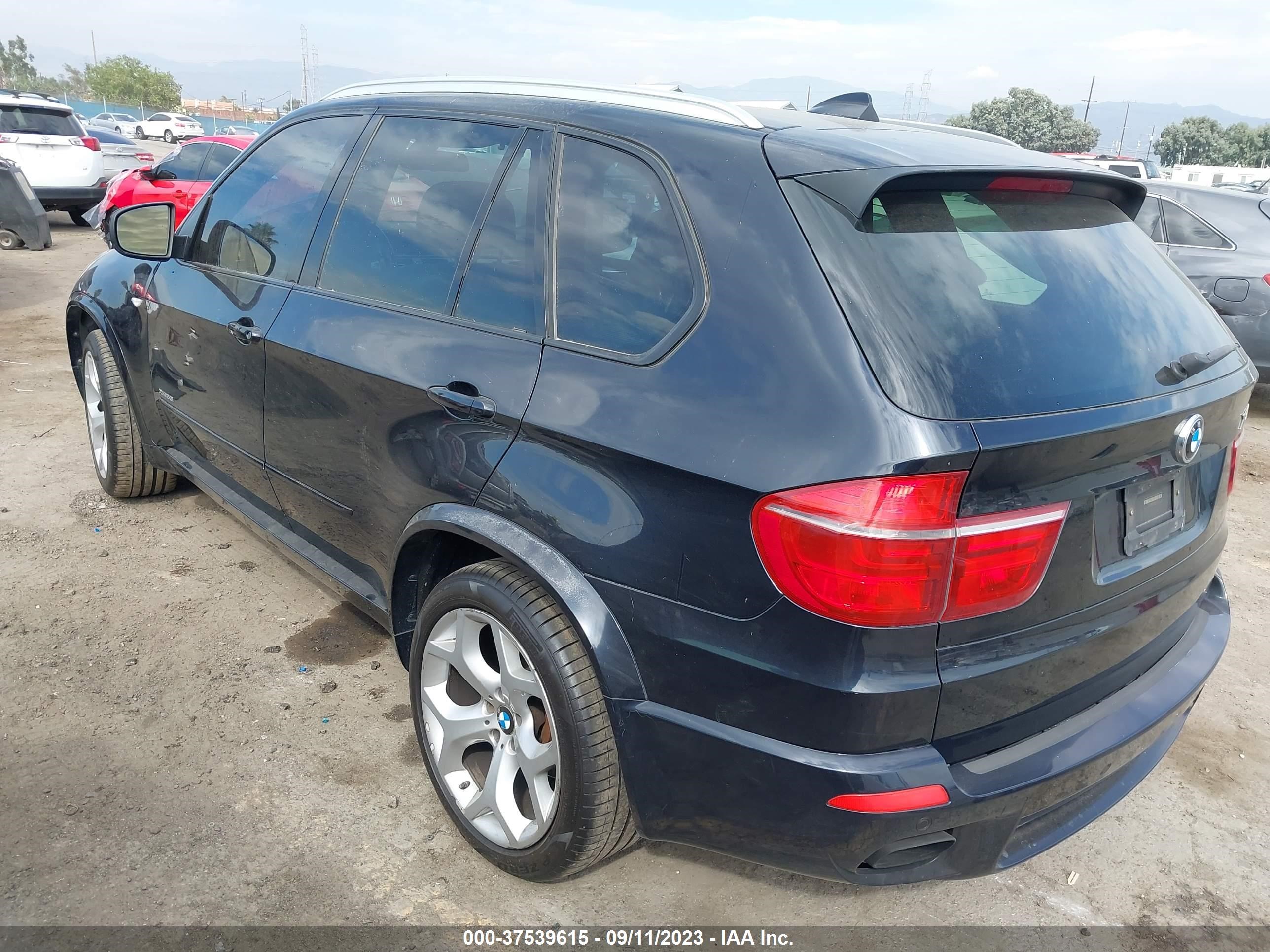 Photo 2 VIN: 5UXZV8C59BL417731 - BMW X5 