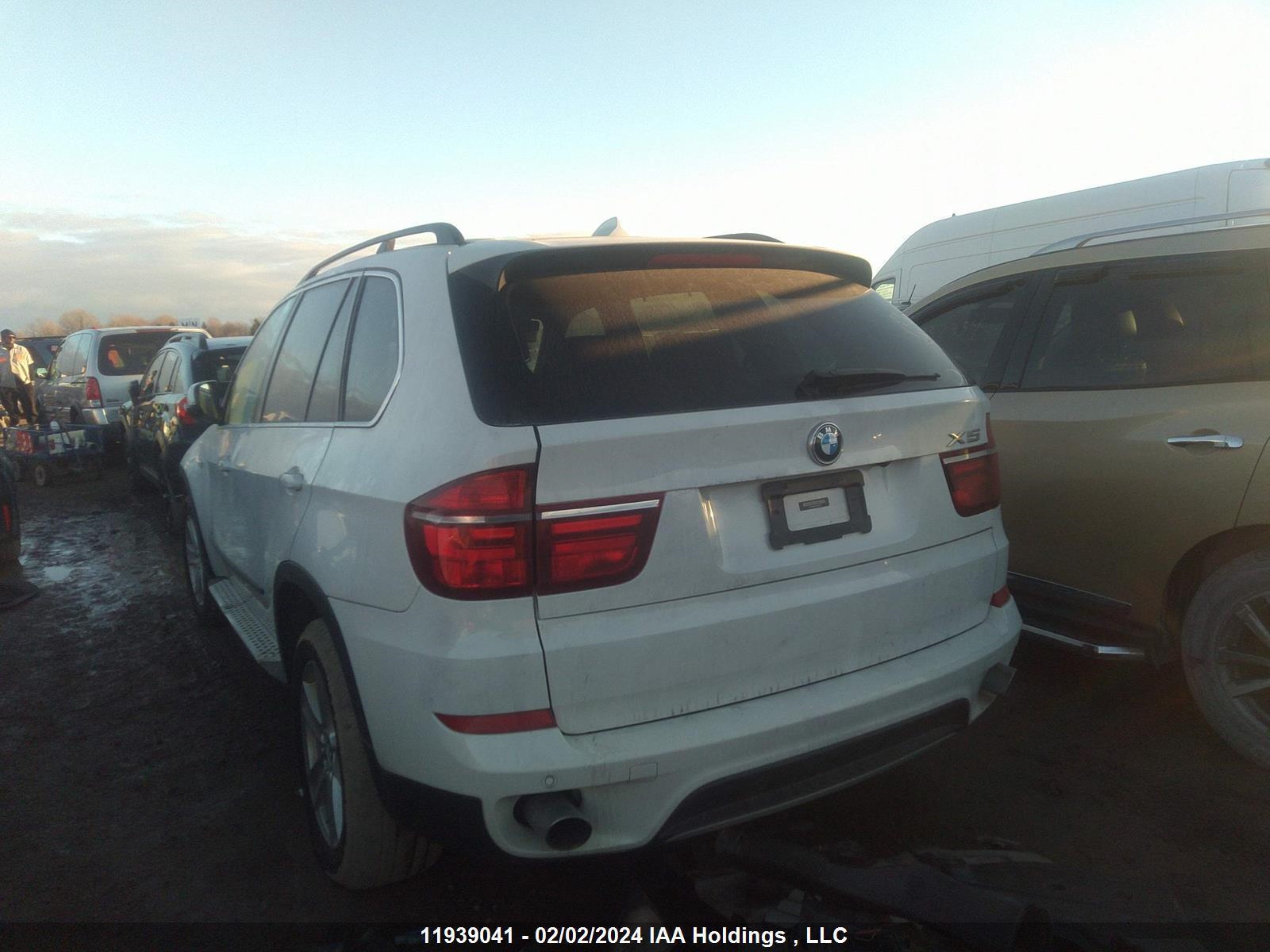 Photo 2 VIN: 5UXZW0C56D0B92576 - BMW X5 