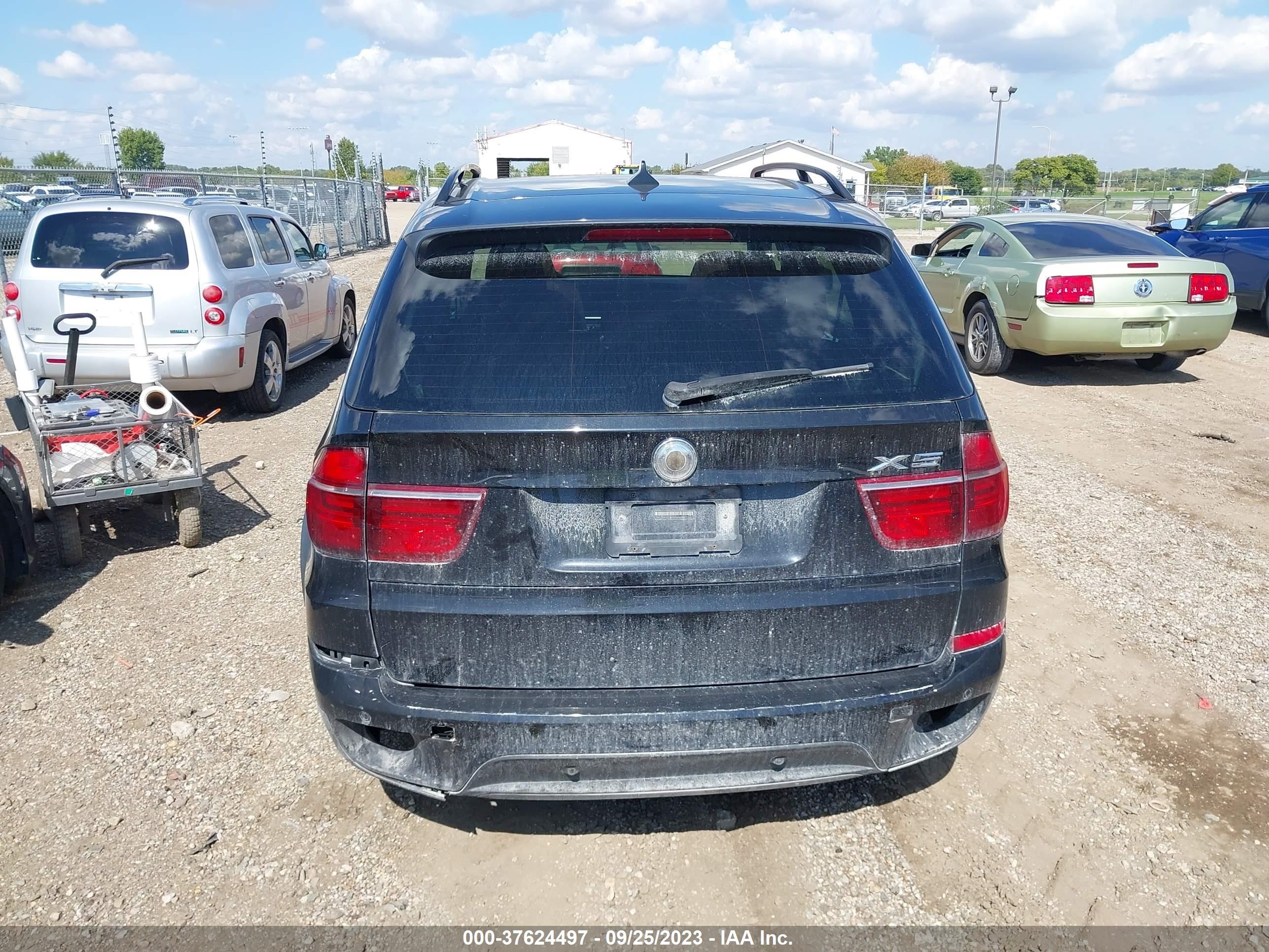 Photo 16 VIN: 5UXZW0C5XBL371986 - BMW X5 