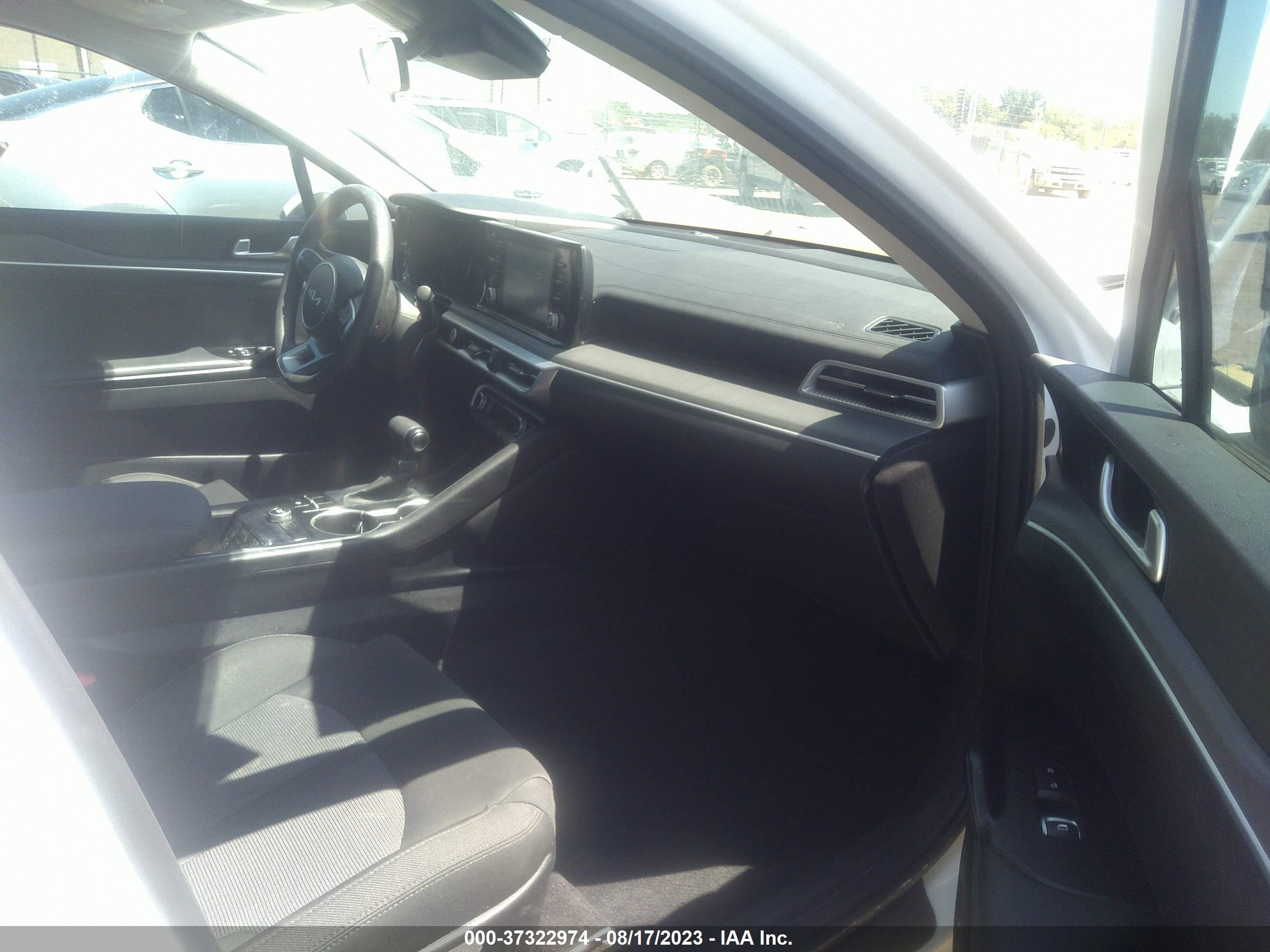 Photo 4 VIN: 5XXG14J22NG163886 - KIA K5 