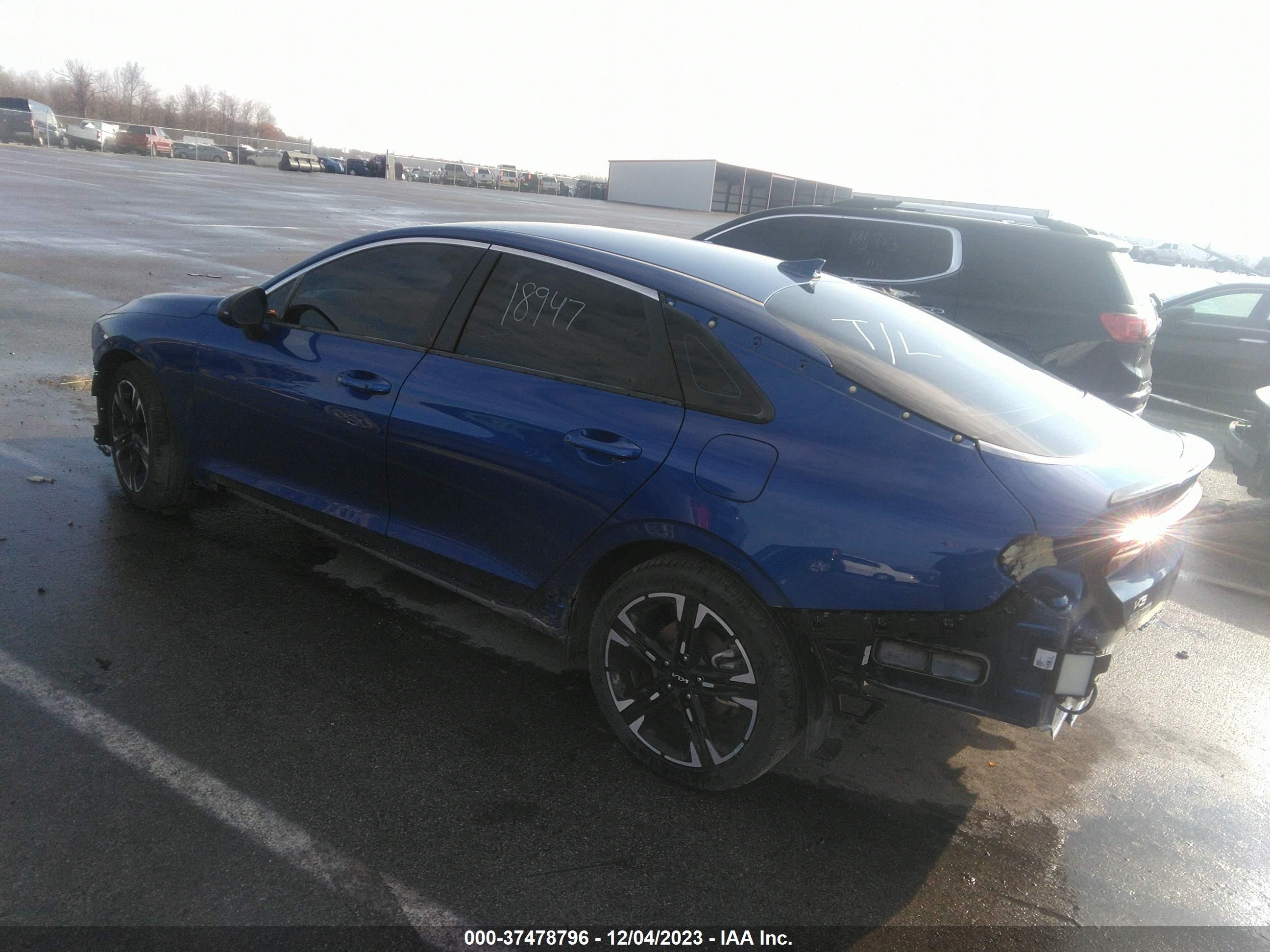 Photo 2 VIN: 5XXG64J27PG167758 - KIA K5 