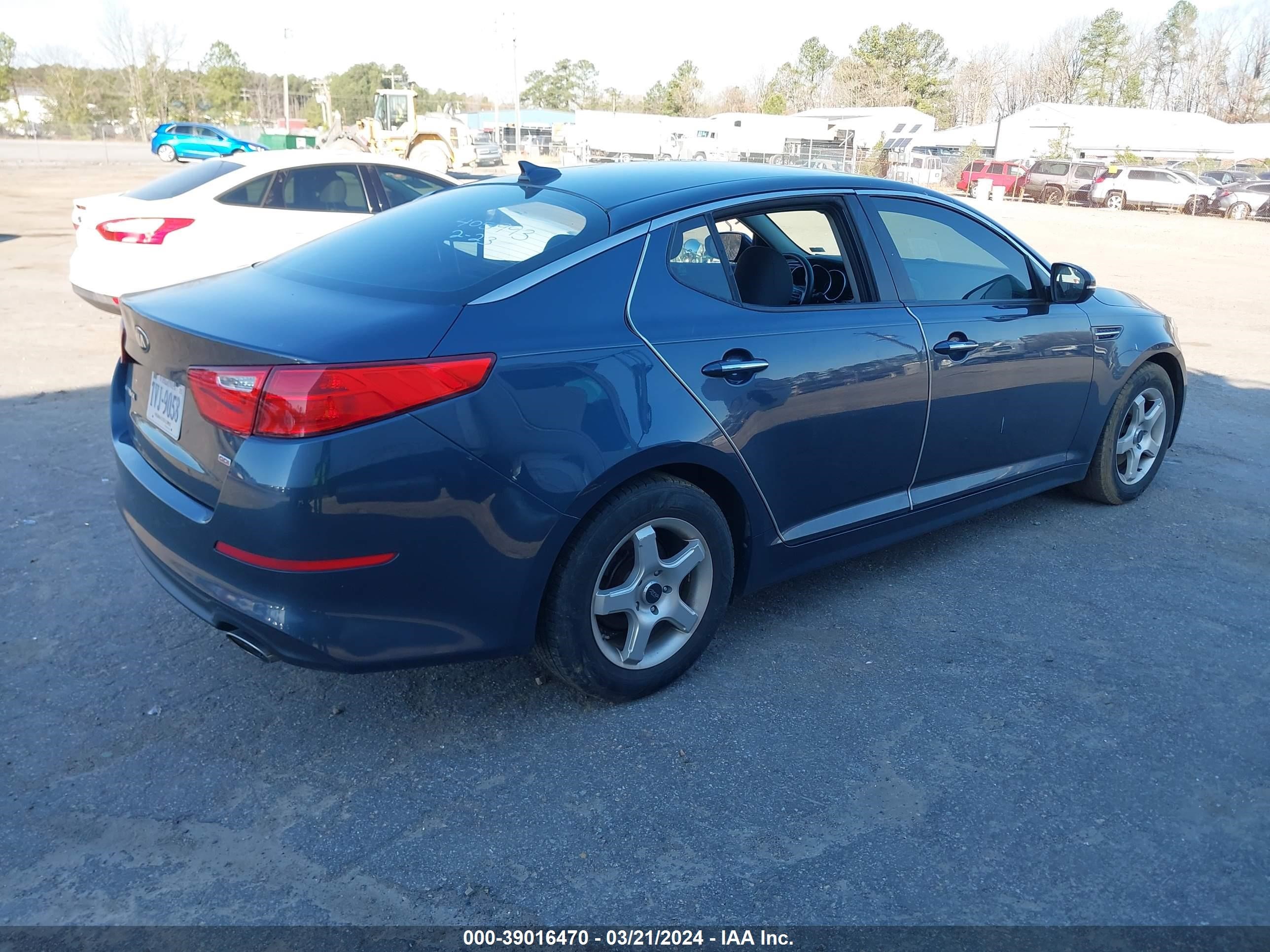 Photo 3 VIN: 5XXGM4A70FG472180 - KIA OPTIMA 