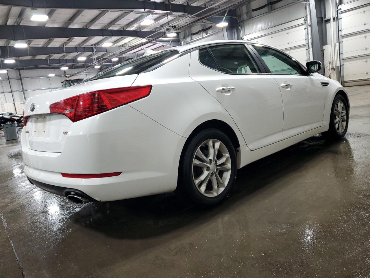 Photo 2 VIN: 5XXGM4A71DG168921 - KIA OPTIMA 