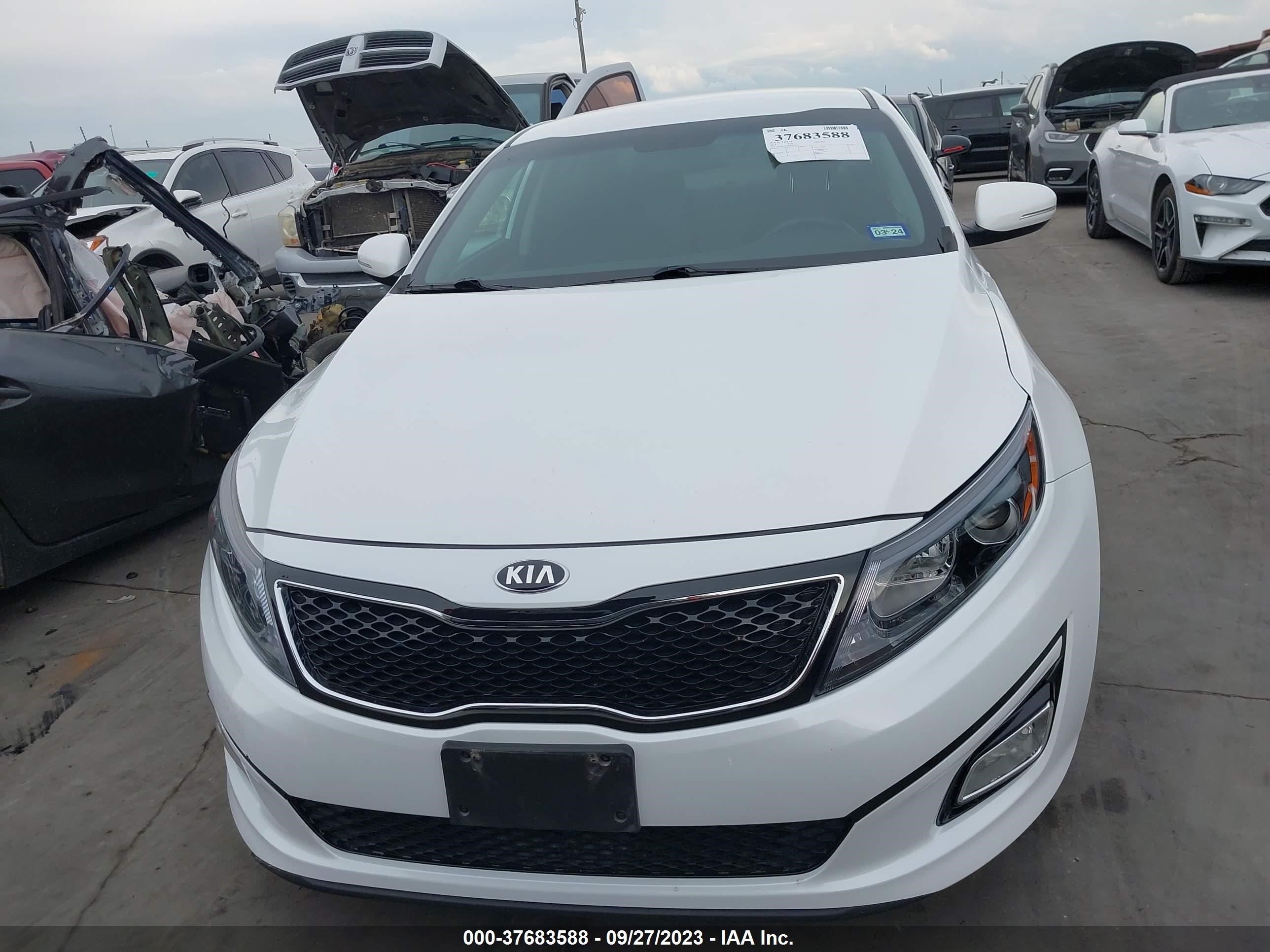 Photo 11 VIN: 5XXGM4A71EG273542 - KIA OPTIMA 