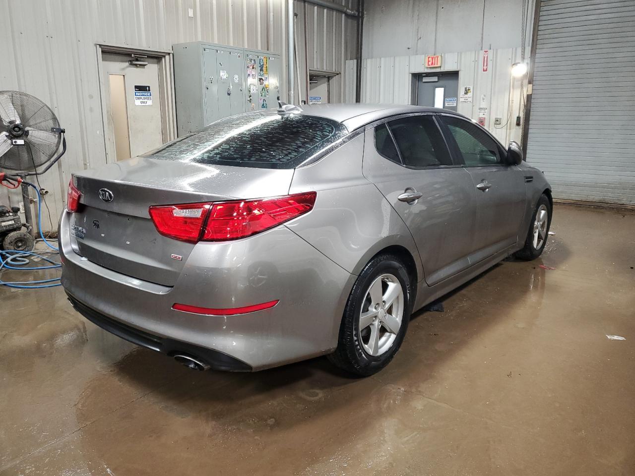 Photo 2 VIN: 5XXGM4A71FG393701 - KIA OPTIMA 