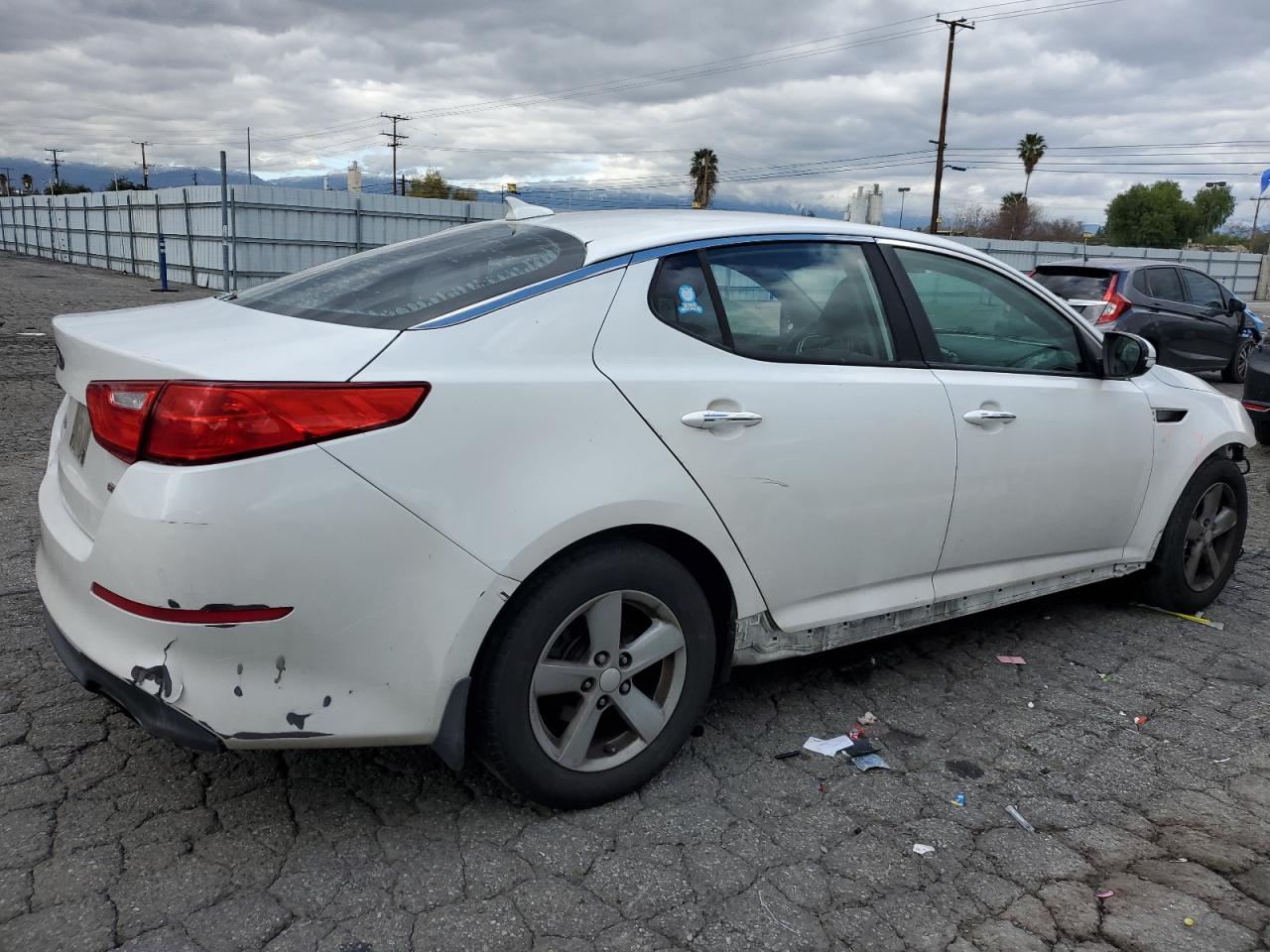 Photo 2 VIN: 5XXGM4A71FG513612 - KIA OPTIMA 