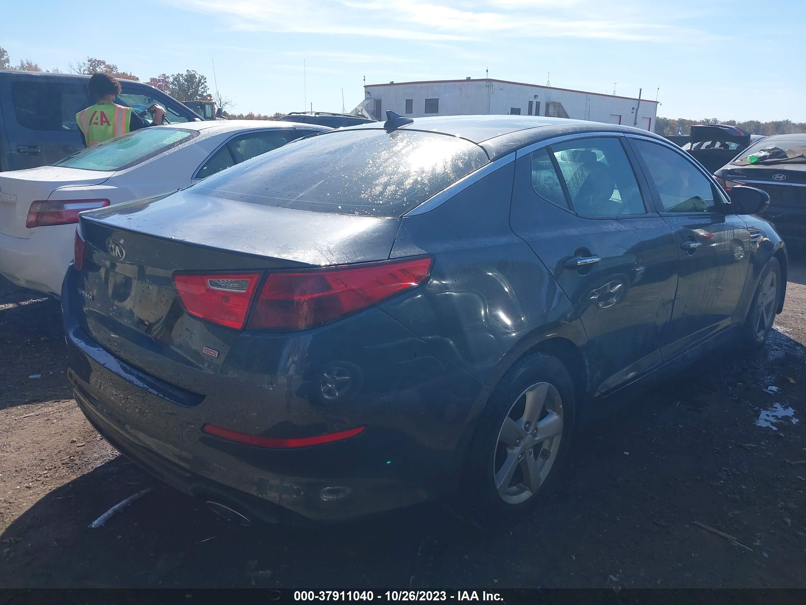 Photo 3 VIN: 5XXGM4A72FG441139 - KIA OPTIMA 