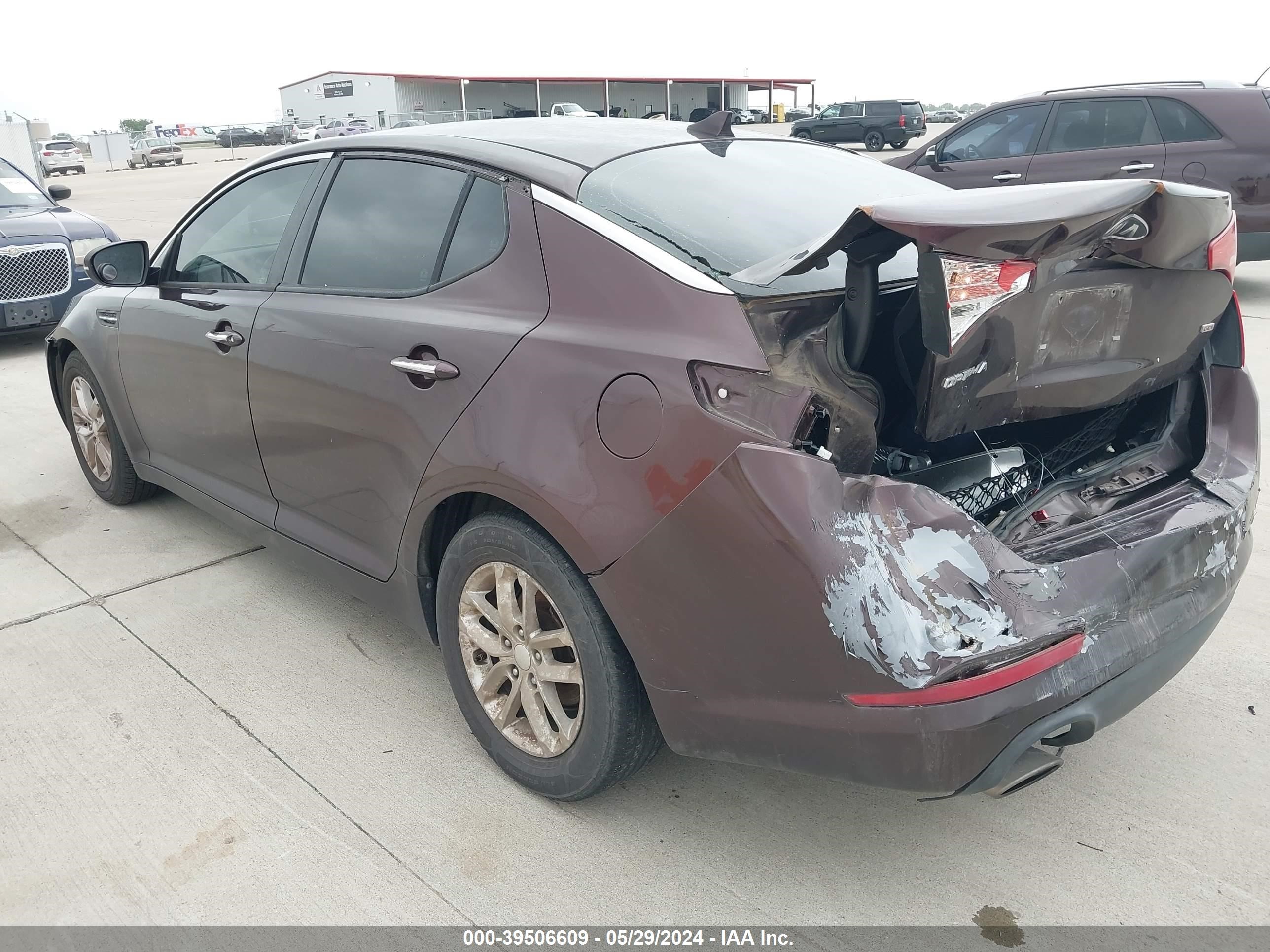 Photo 2 VIN: 5XXGM4A73CG067281 - KIA OPTIMA 