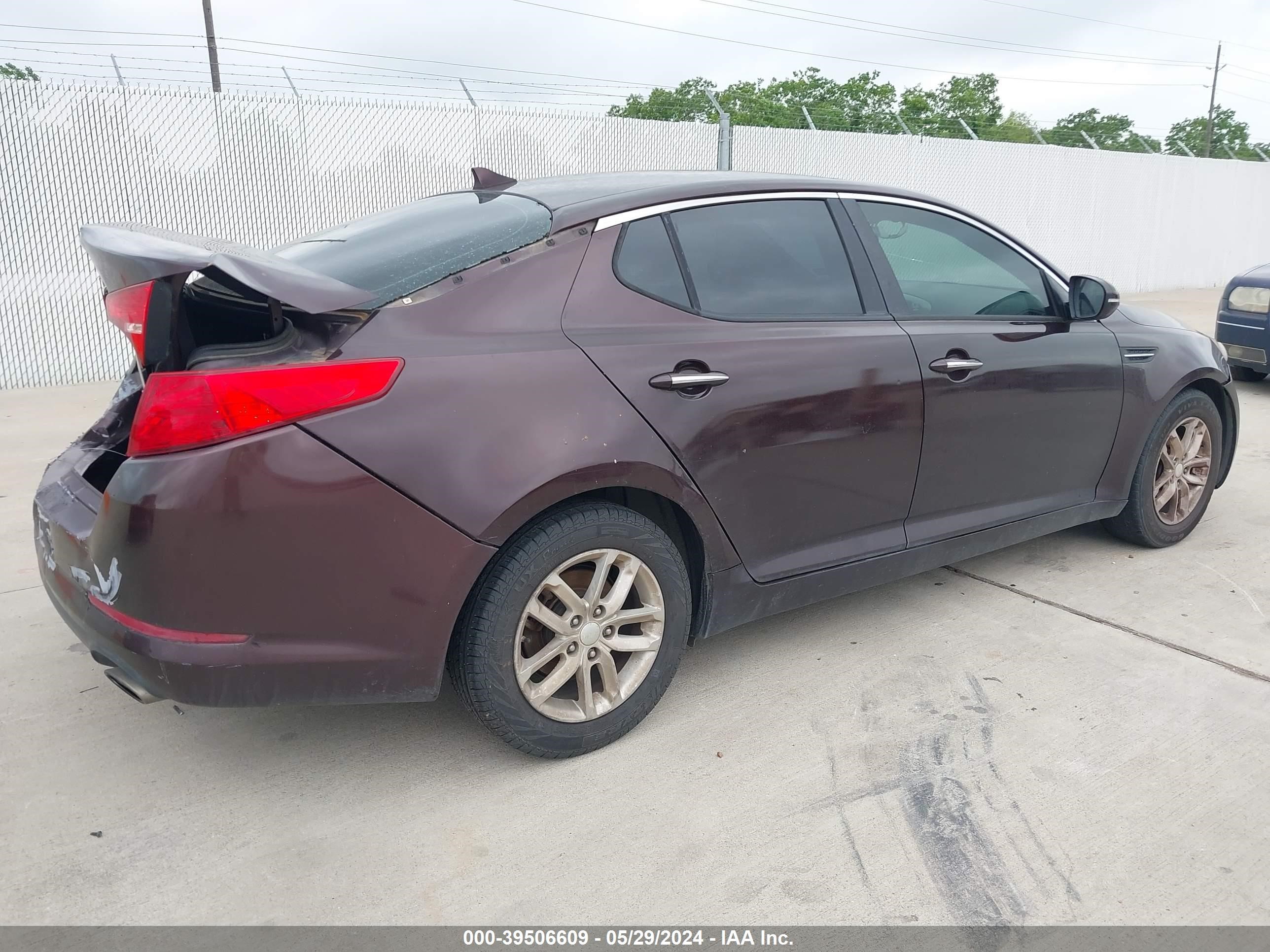 Photo 3 VIN: 5XXGM4A73CG067281 - KIA OPTIMA 