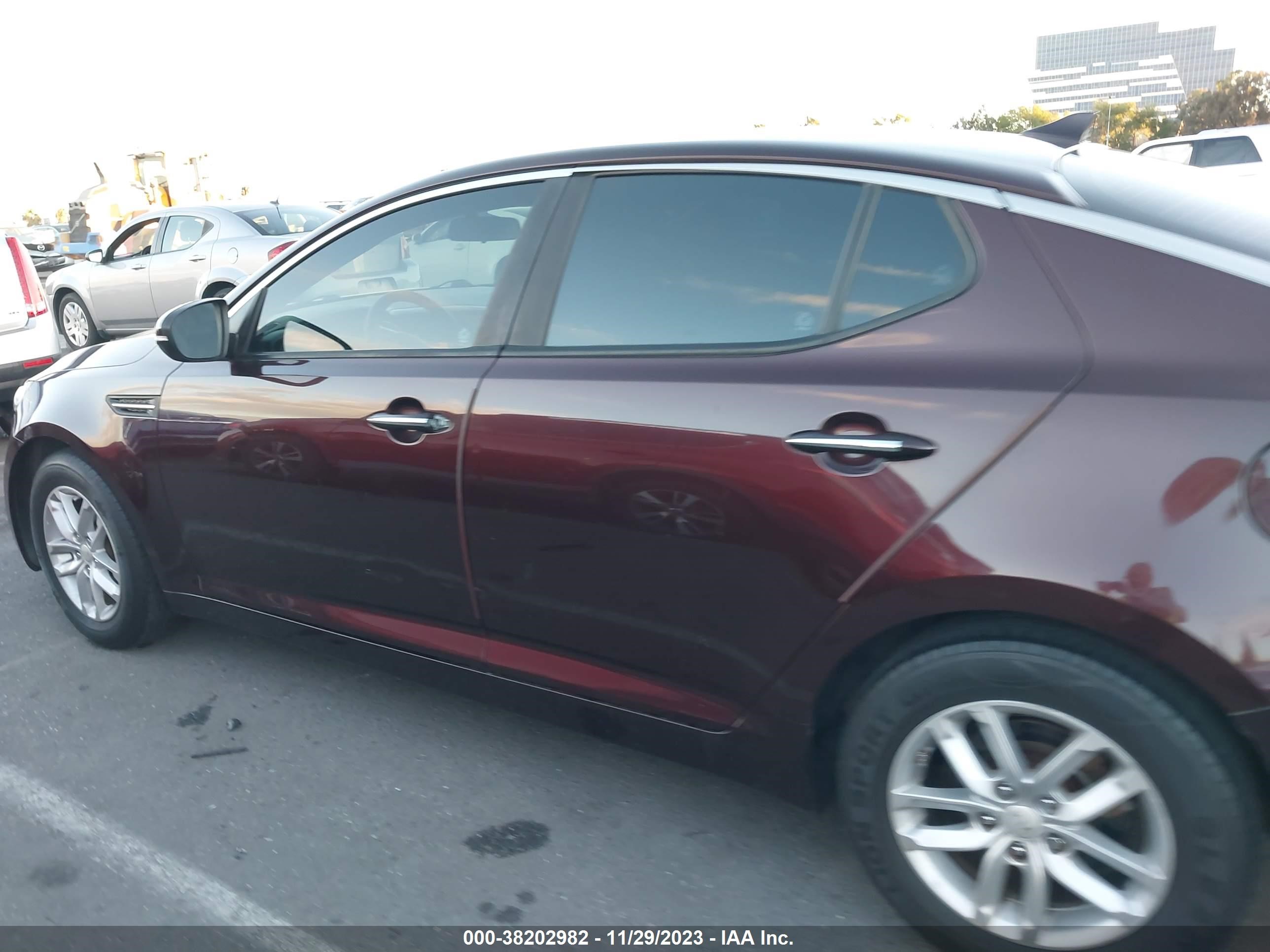 Photo 12 VIN: 5XXGM4A73DG102063 - KIA OPTIMA 