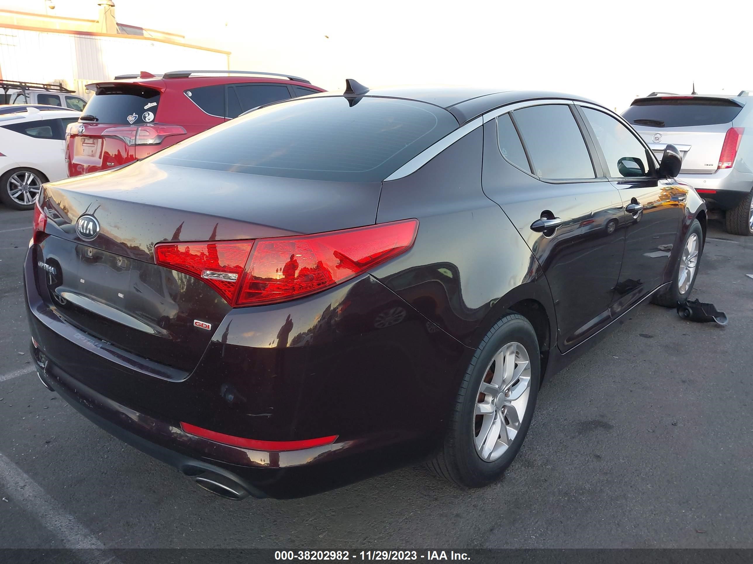 Photo 3 VIN: 5XXGM4A73DG102063 - KIA OPTIMA 