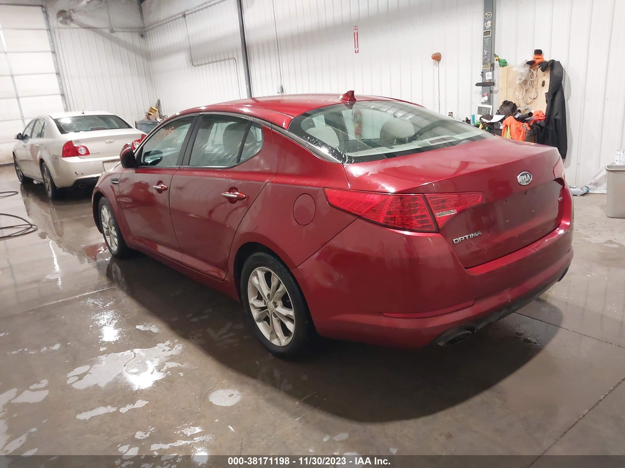 Photo 2 VIN: 5XXGM4A73DG114410 - KIA OPTIMA 