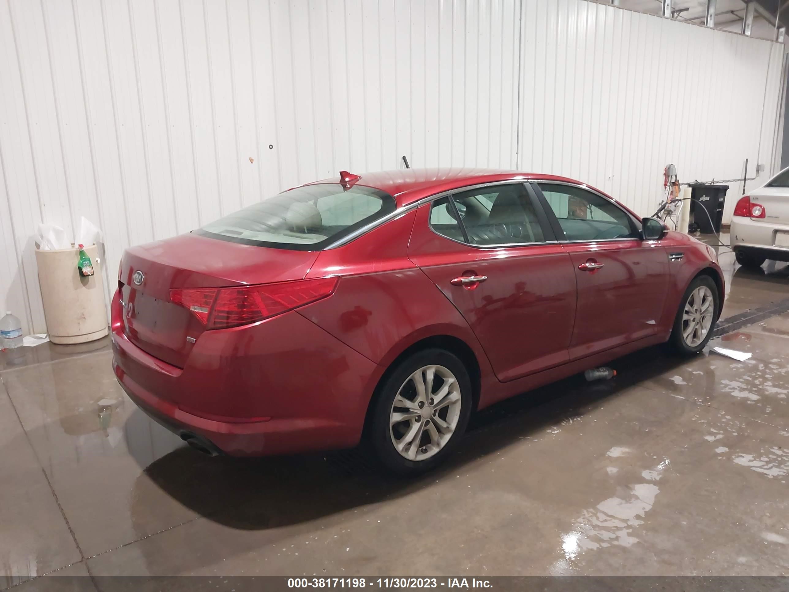 Photo 3 VIN: 5XXGM4A73DG114410 - KIA OPTIMA 