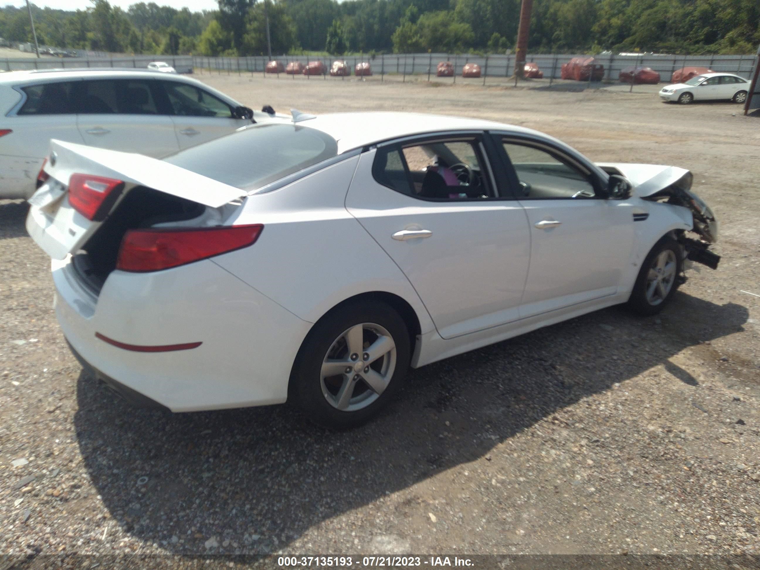 Photo 3 VIN: 5XXGM4A73EG324295 - KIA OPTIMA 