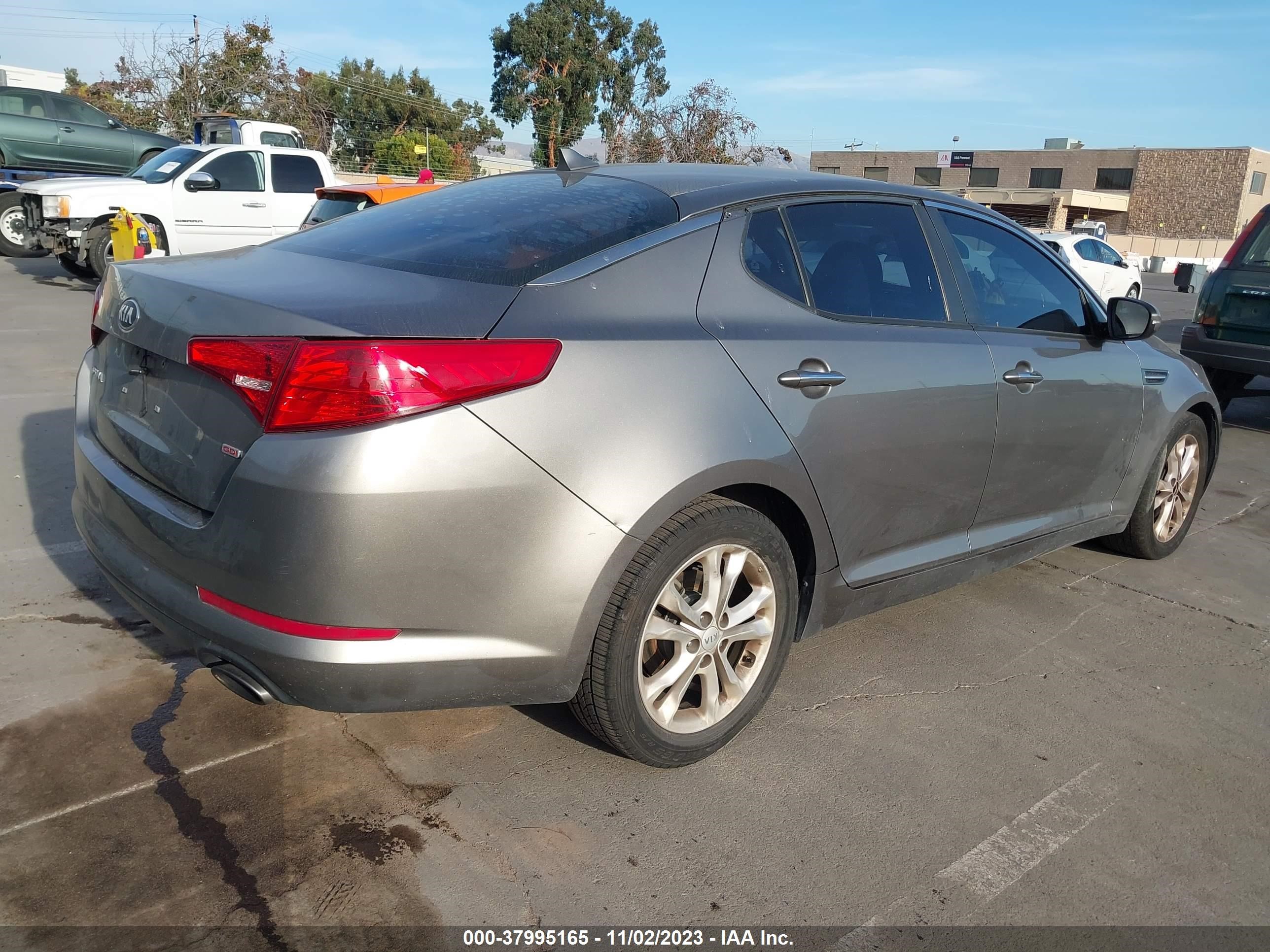 Photo 3 VIN: 5XXGM4A74DG145472 - KIA OPTIMA 