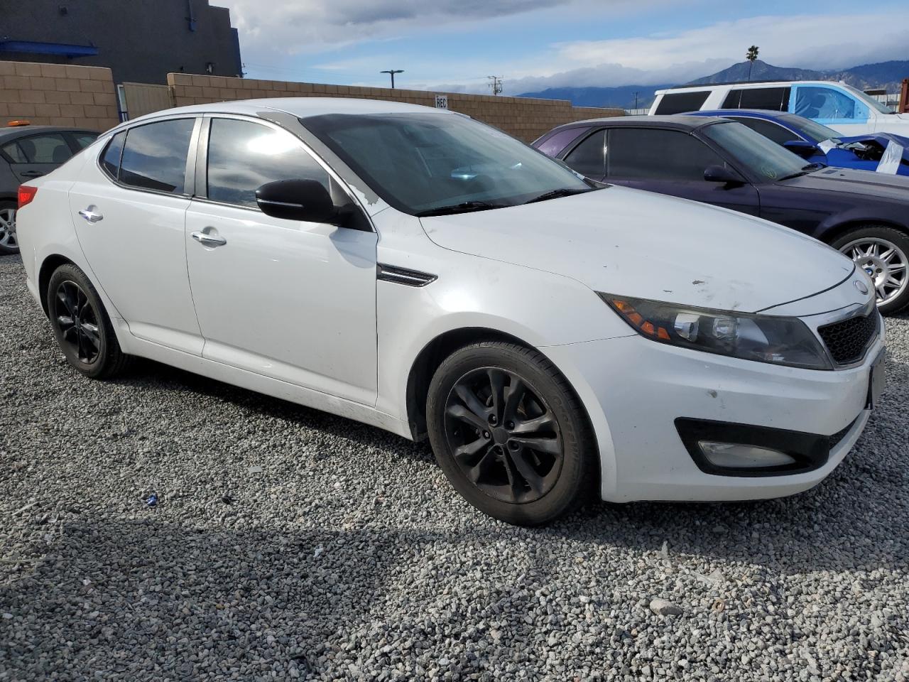 Photo 3 VIN: 5XXGM4A74DG194669 - KIA OPTIMA 