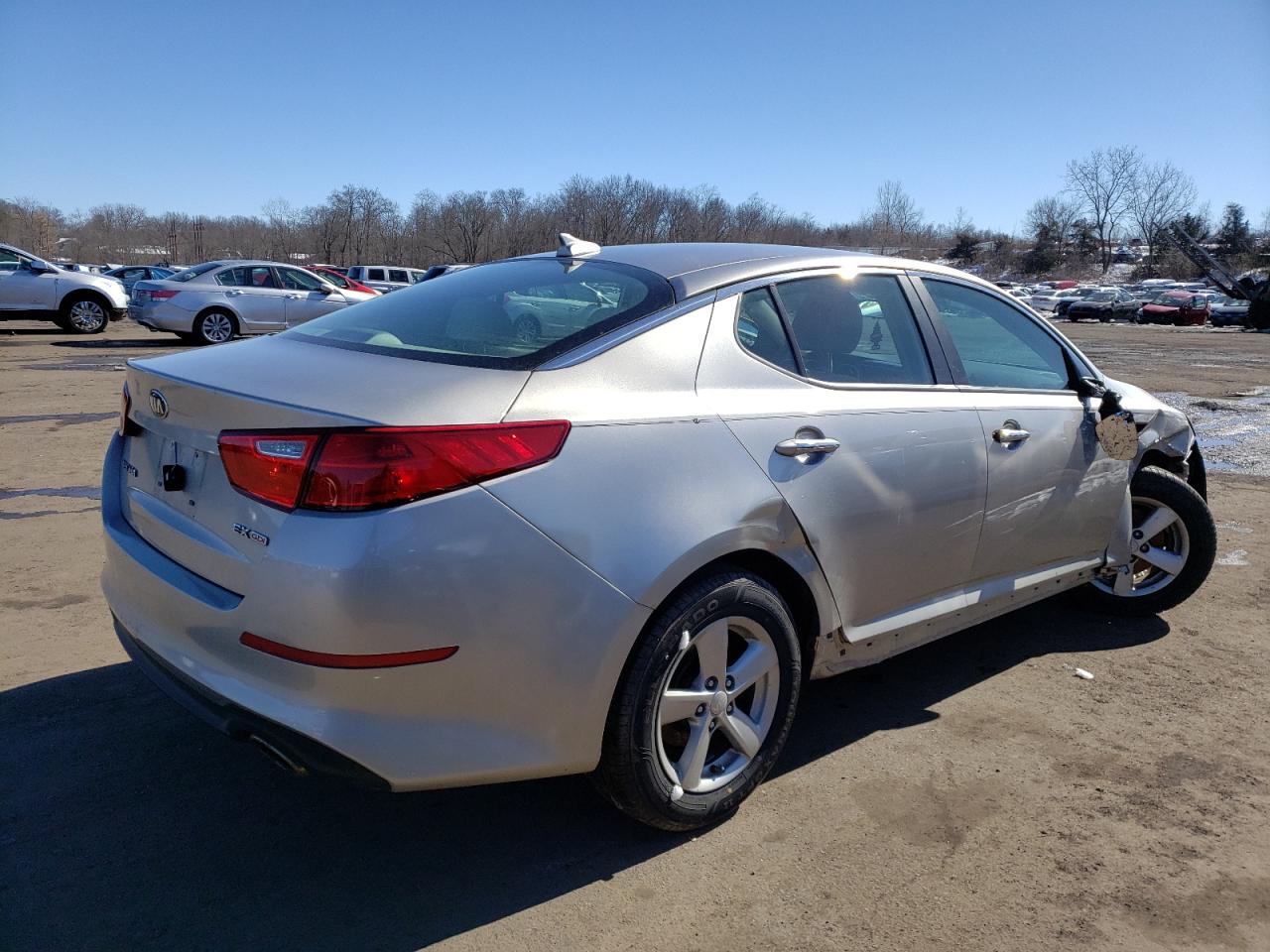 Photo 2 VIN: 5XXGM4A74FG355329 - KIA OPTIMA 