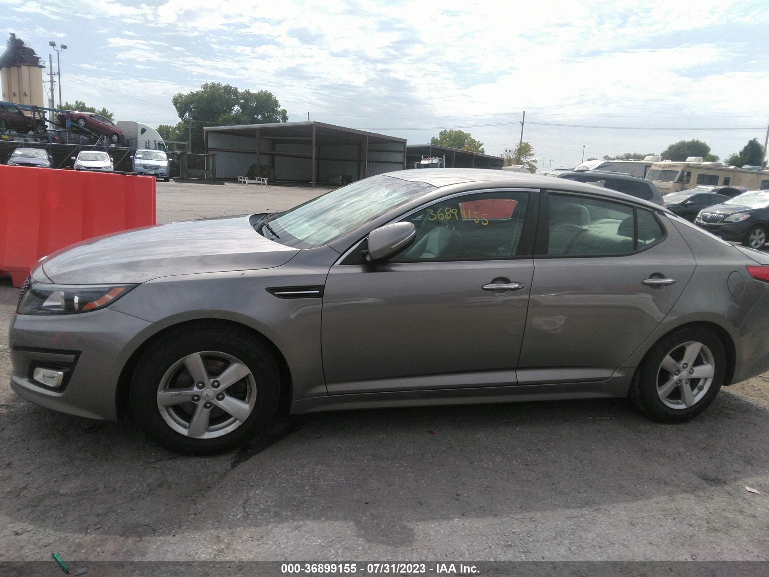 Photo 13 VIN: 5XXGM4A74FG403850 - KIA OPTIMA 